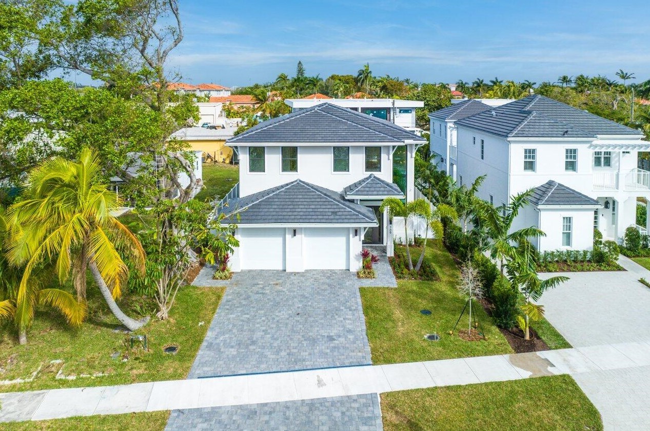 709 N Lake Ave, Delray Beach, FL 33483