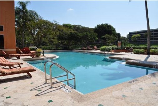 1725 Palm Cove Blvd #104, Delray Beach, FL 33445