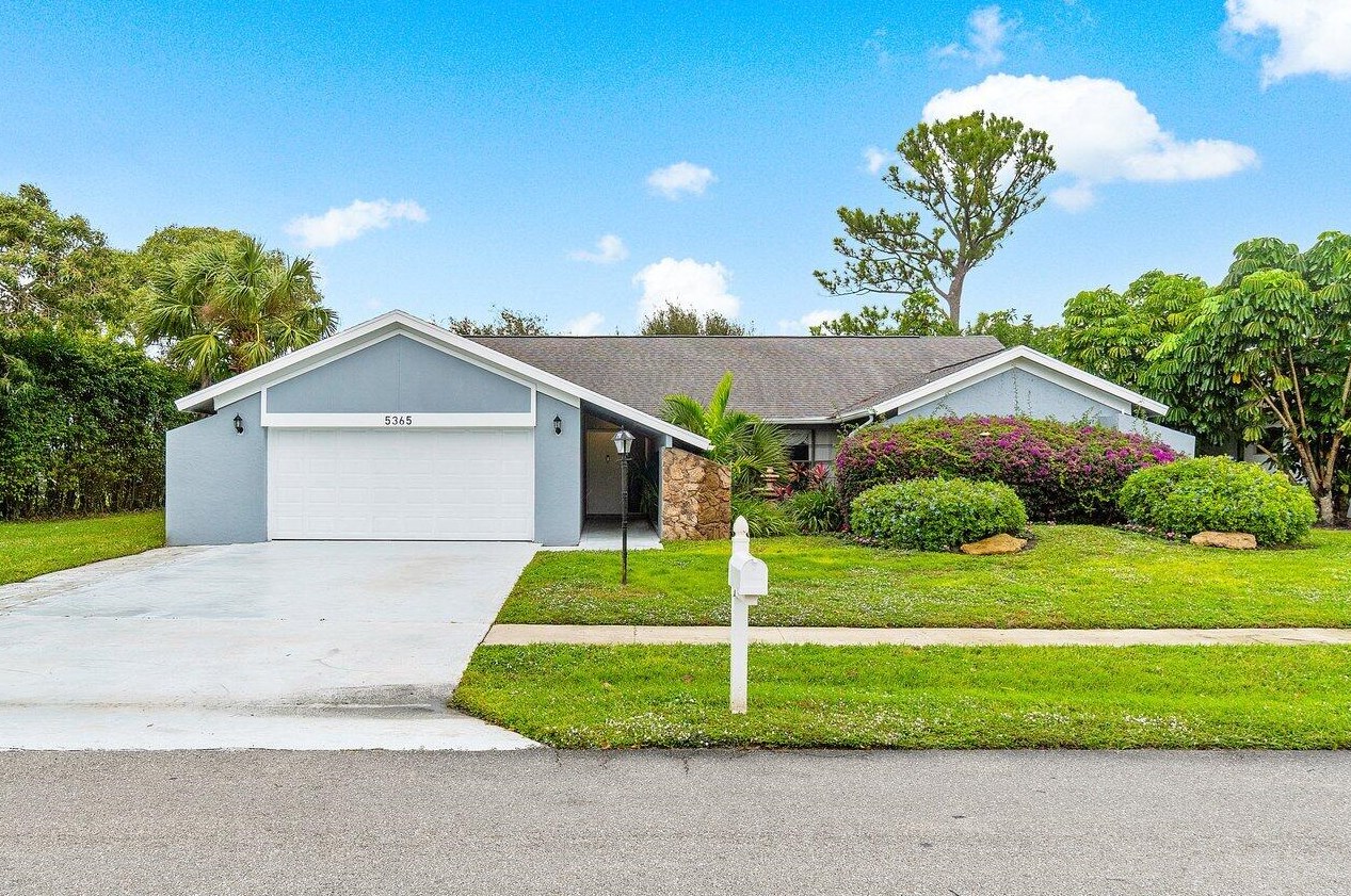 5365 Ouachita Dr, Lake Worth, FL 33467-5541