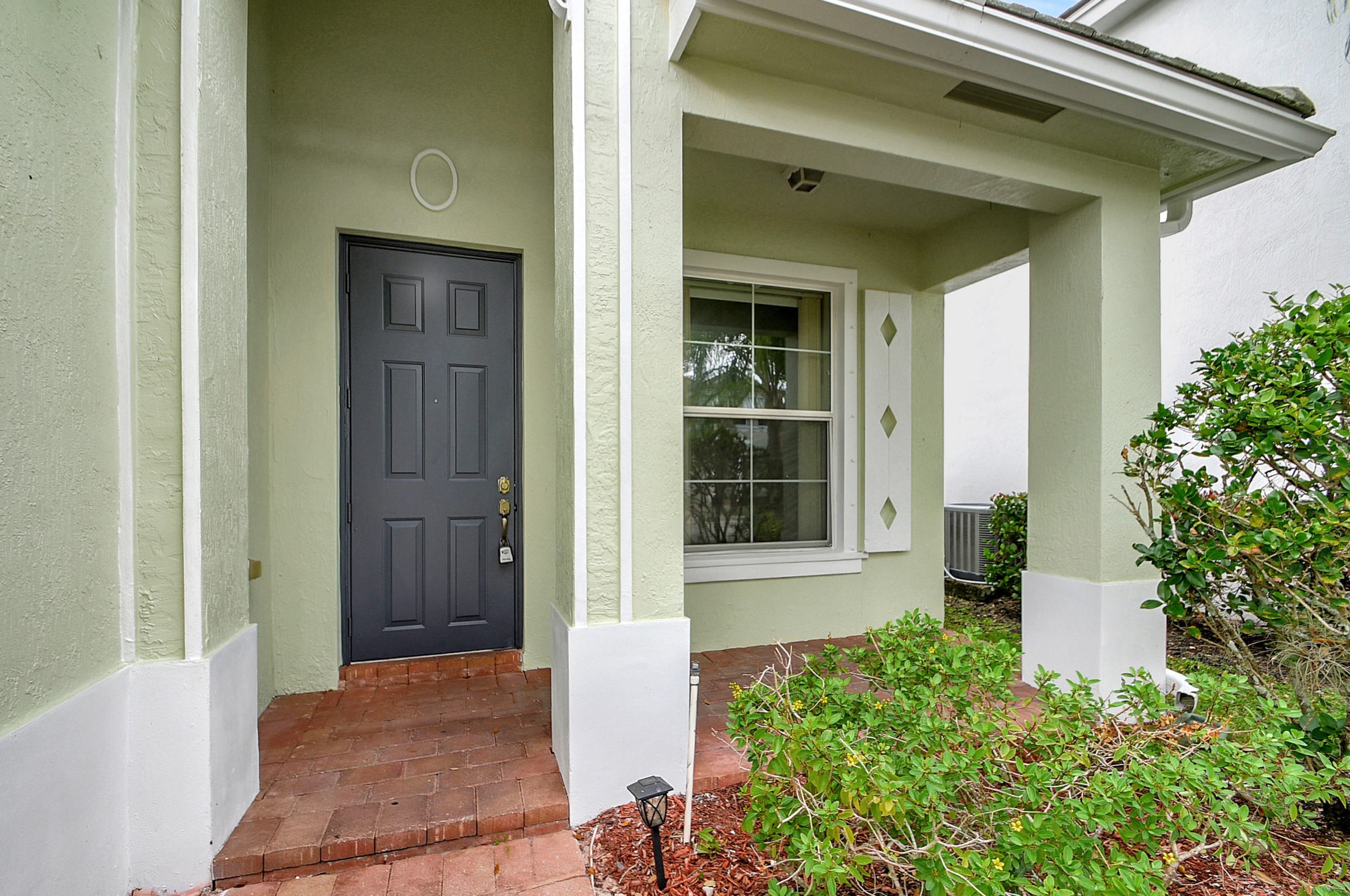 8773 Tally Ho Ln, West Palm Beach, FL 33411