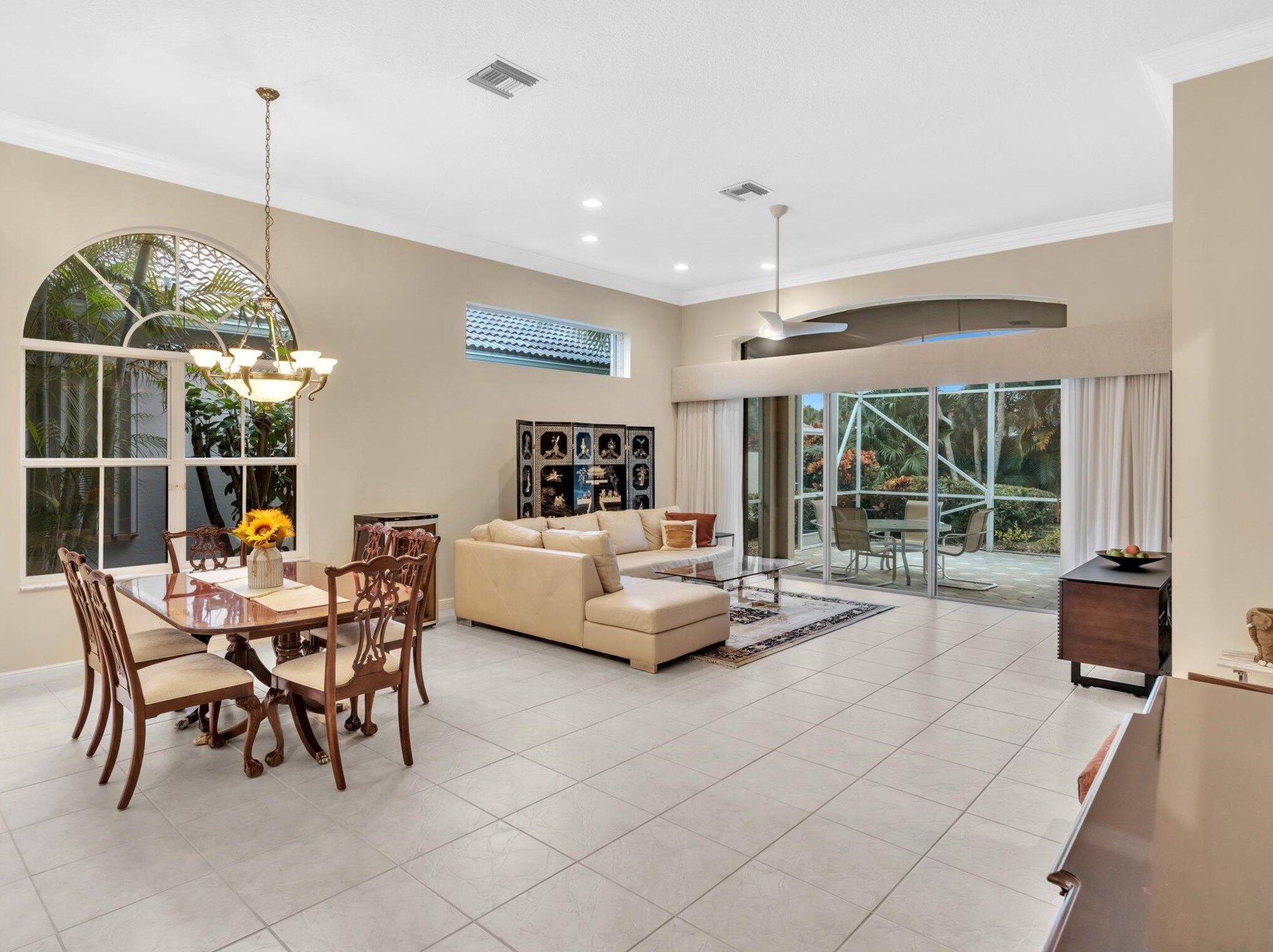 6910 Fairway Lk Dr, Boynton Beach FL 33472-6807 exterior