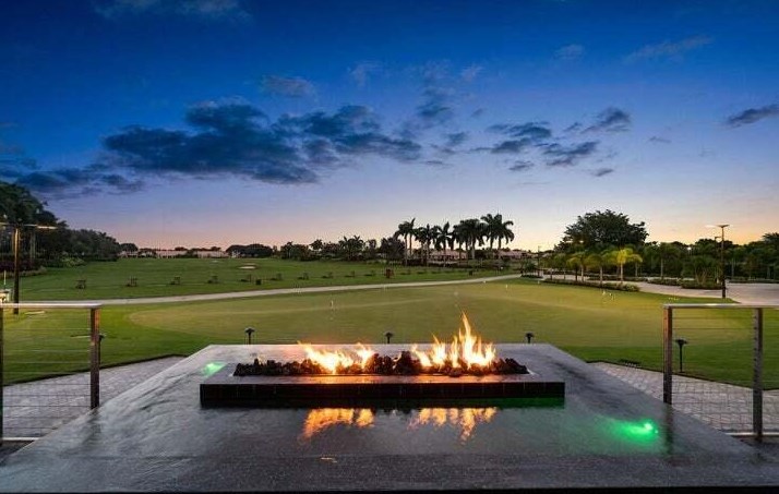 6910 Fairway Lk Dr, Boynton Beach FL 33472-6807 exterior