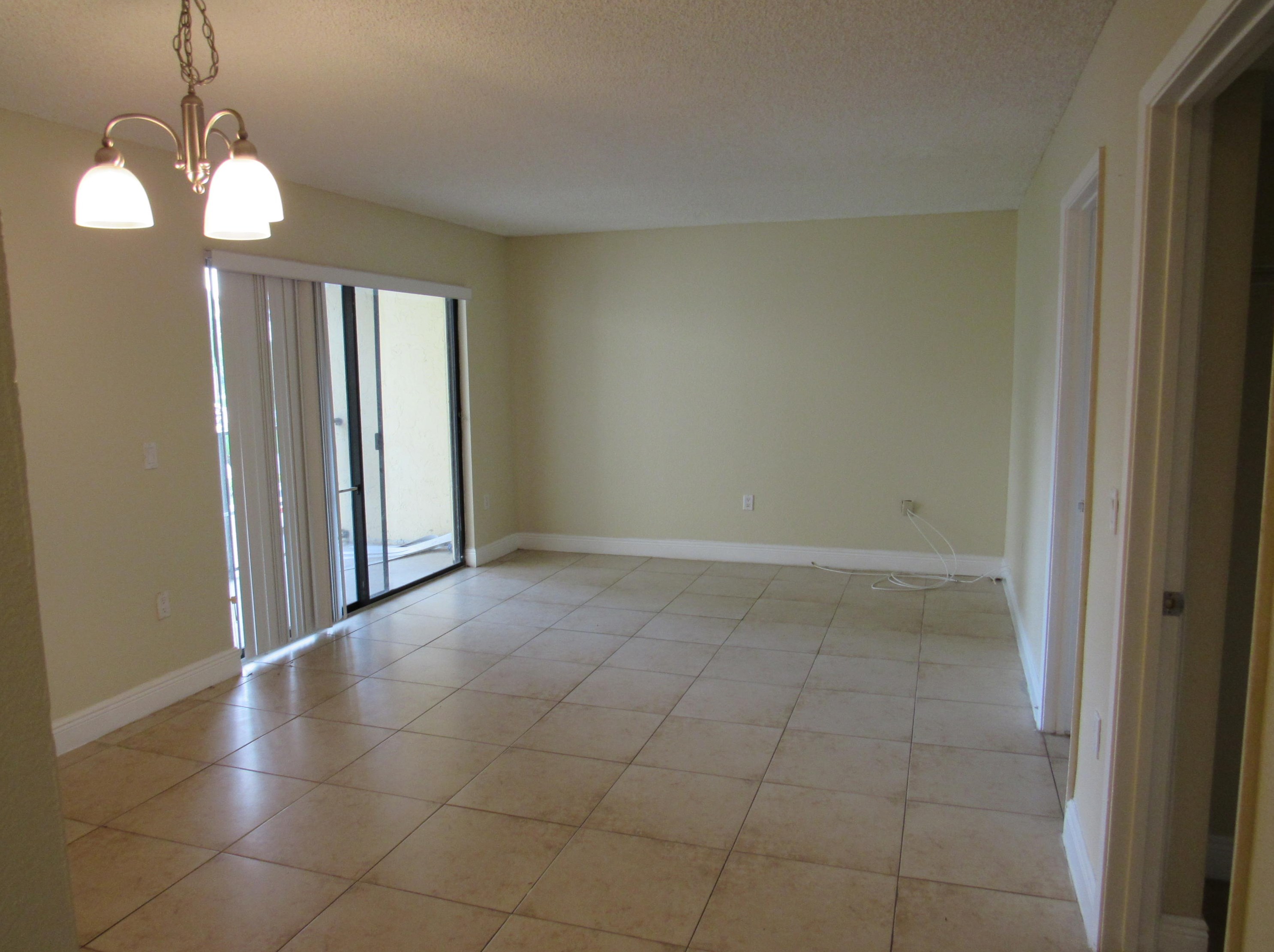 1547 Lake Crystal Dr Apt H, West Palm Beach, FL