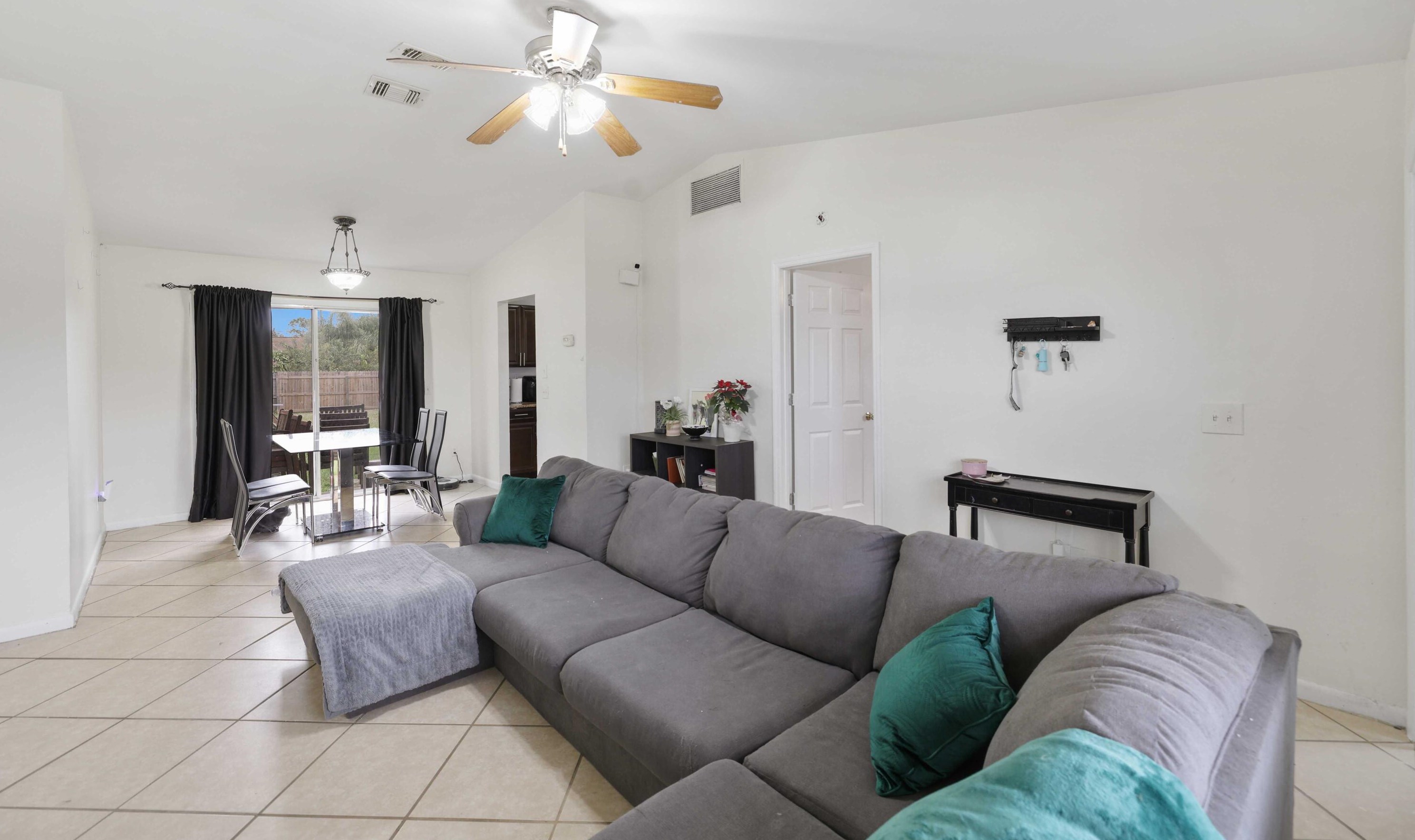 707 Ancona Rd, Fort Pierce FL  34953-1990 exterior