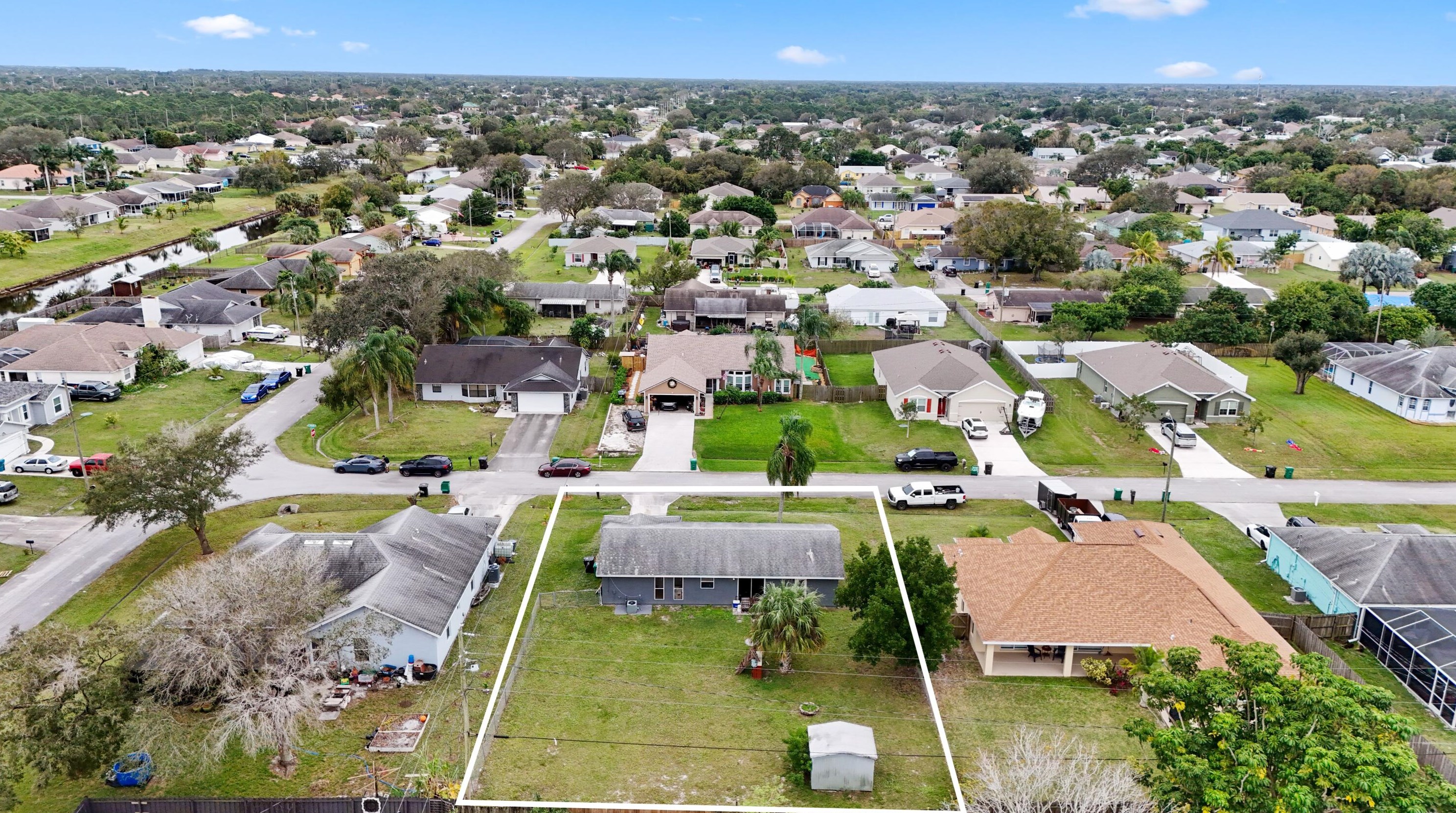 707 Ancona Rd, Fort Pierce FL  34953-1990 exterior