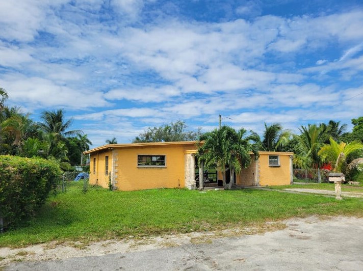 12530 21st Pl, Miami, FL 33167-2057