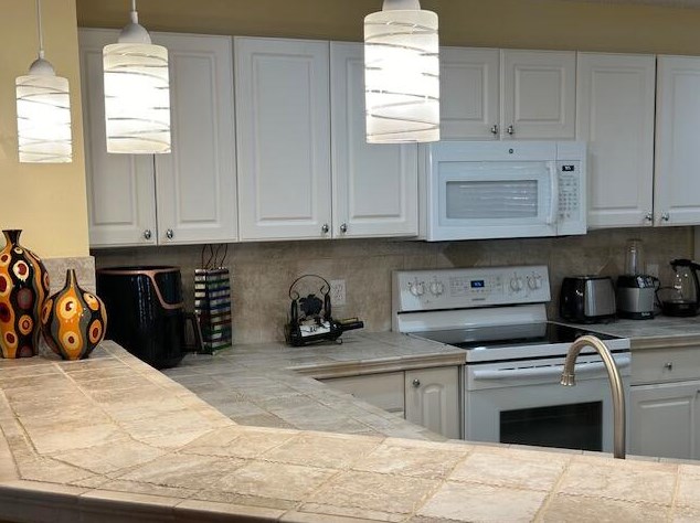 3765 Riverside Way, Delray Beach, FL 33445