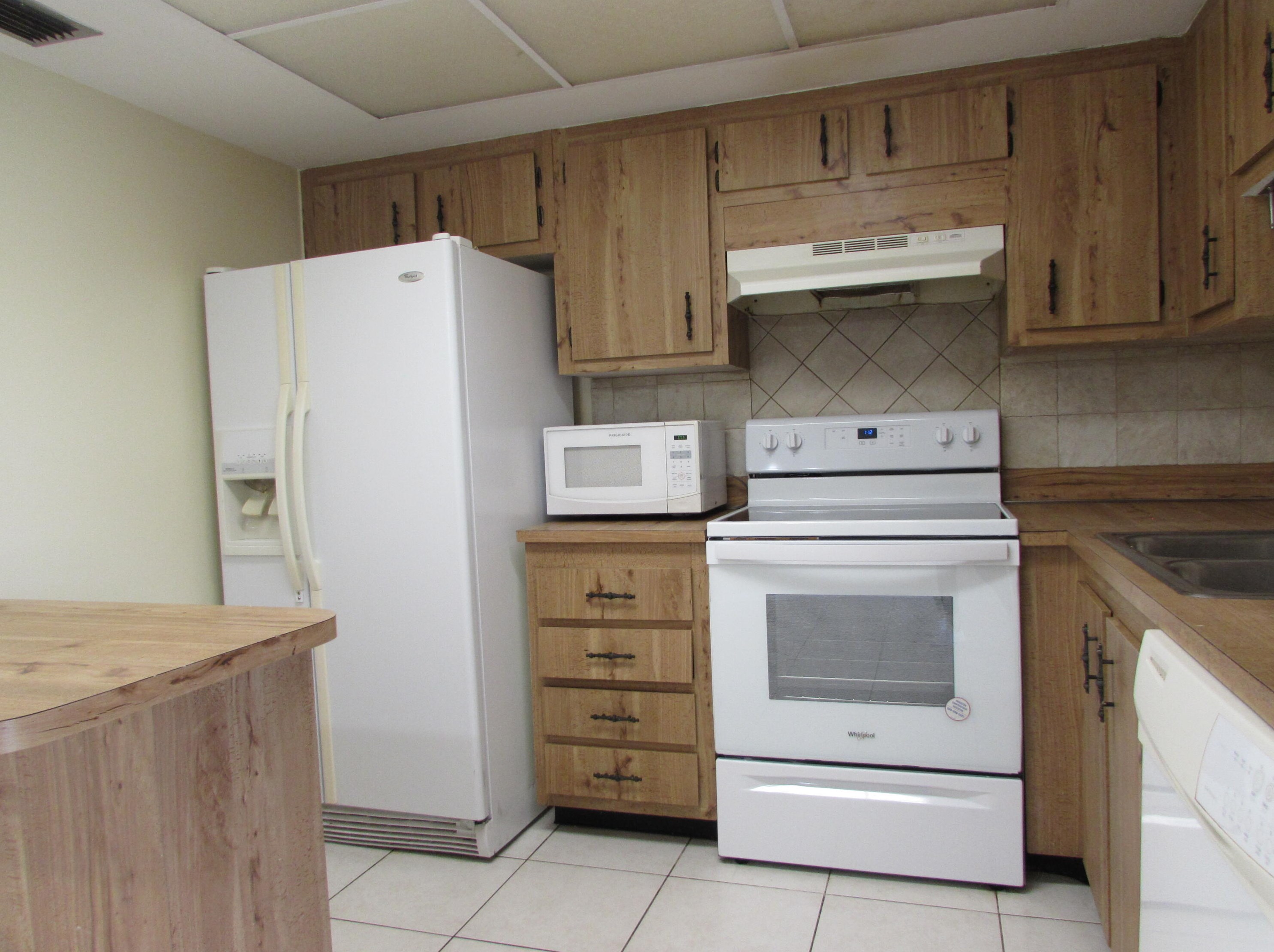4660 Oak Terrace Dr, Lake Worth, FL 33463