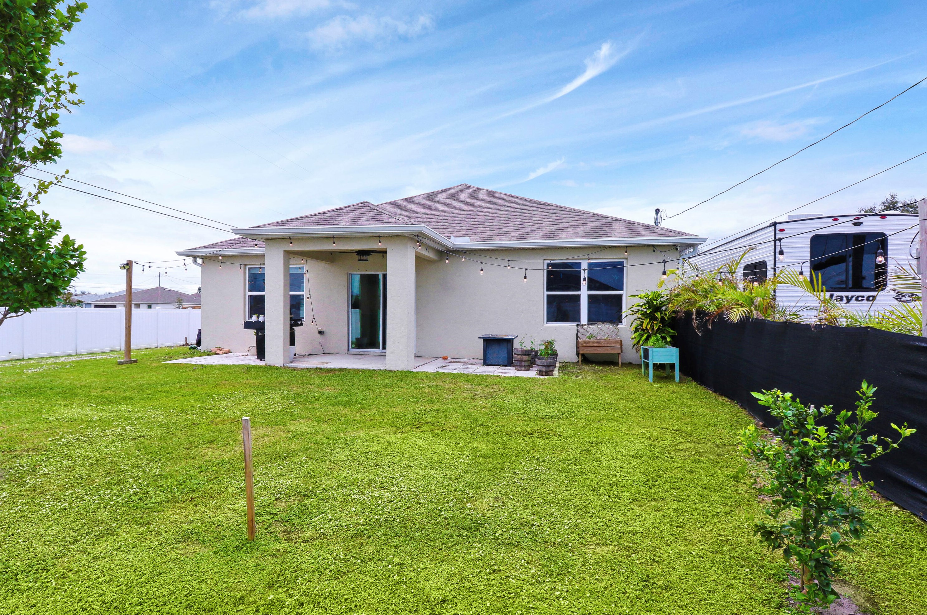 230 Milburn Cir, Fort Pierce FL  34953-5509 exterior