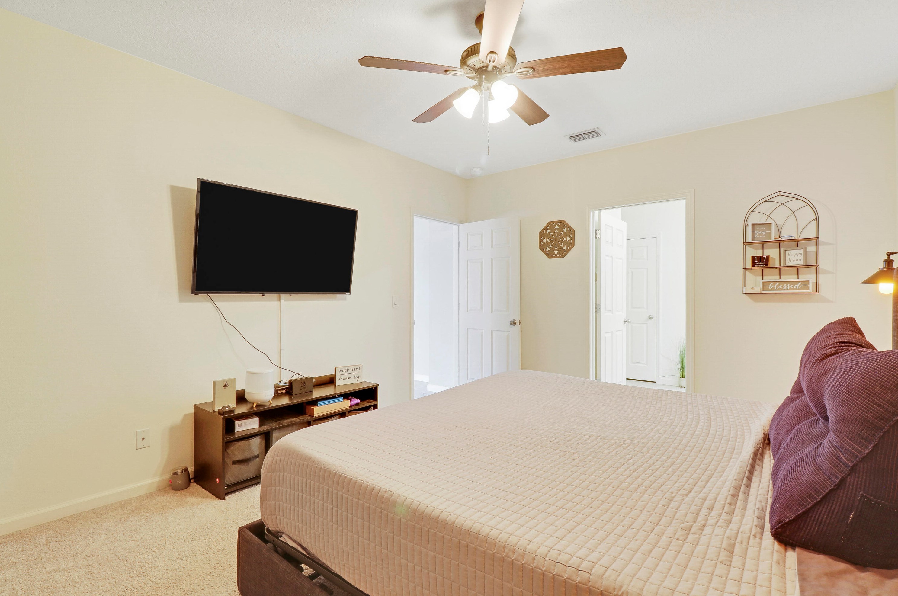 230 Milburn Cir, Fort Pierce FL  34953-5509 exterior