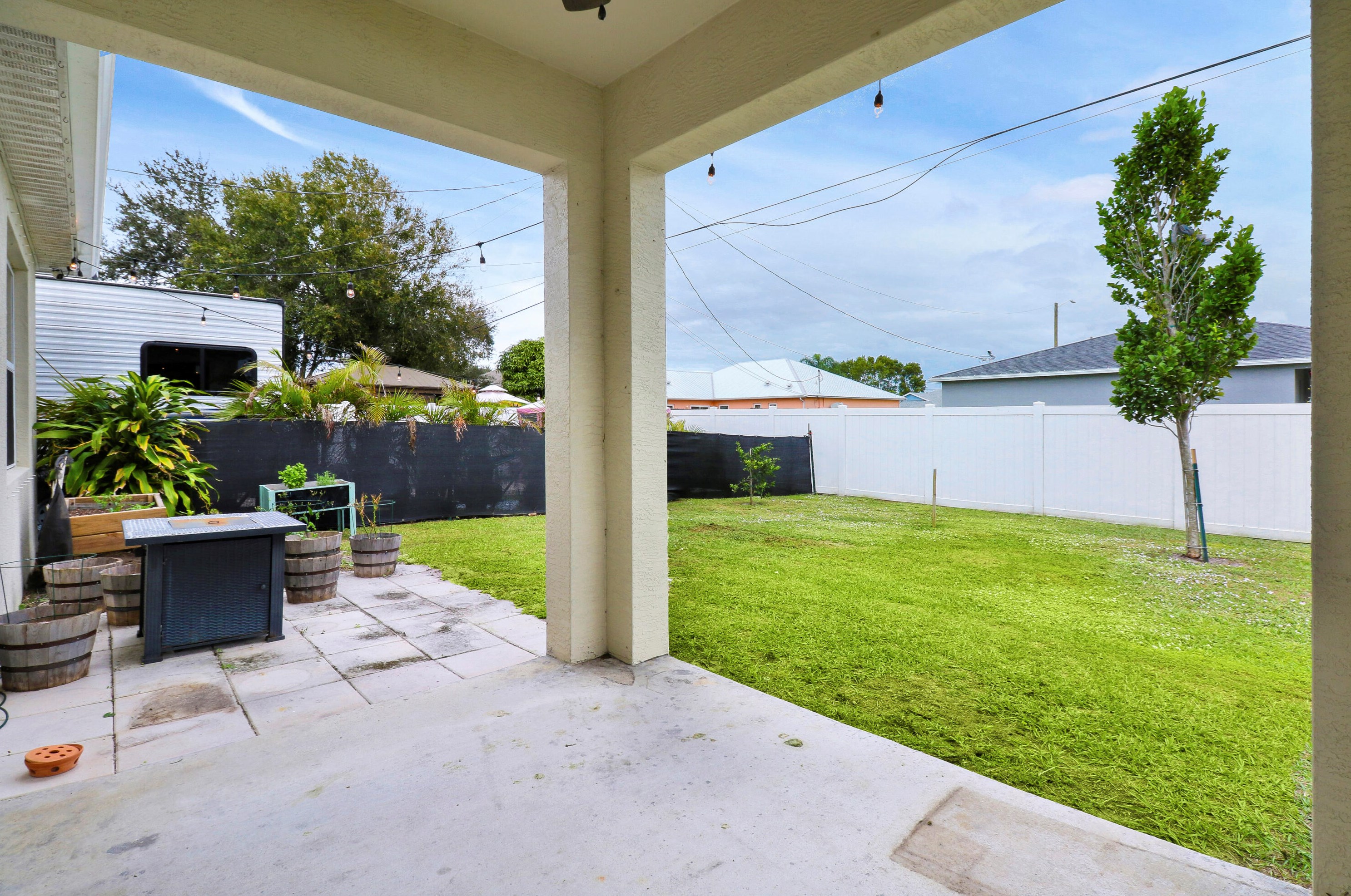 230 Milburn Cir, Fort Pierce FL  34953-5509 exterior