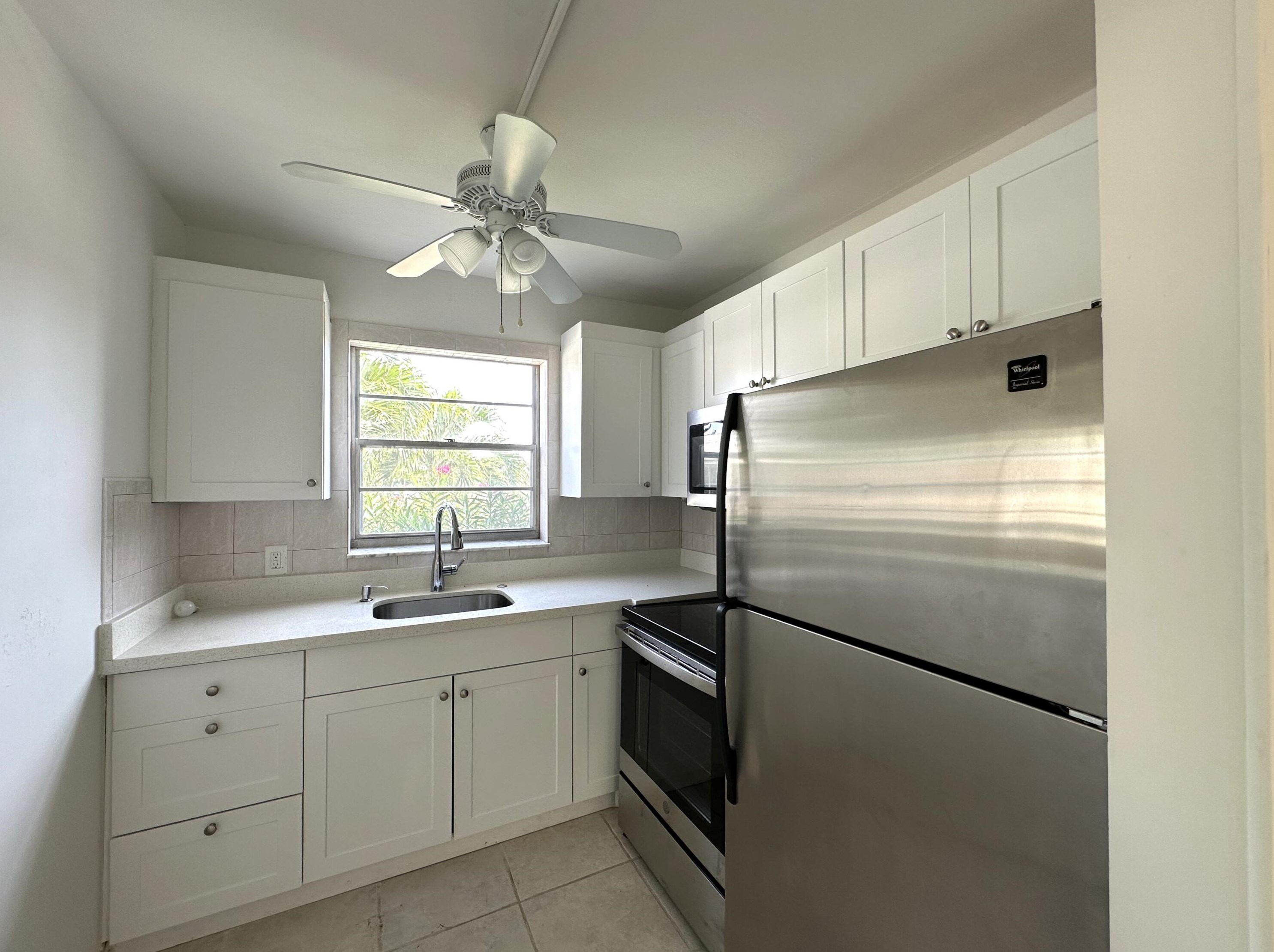 72 Canterbury C, West Palm Beach, FL 33417