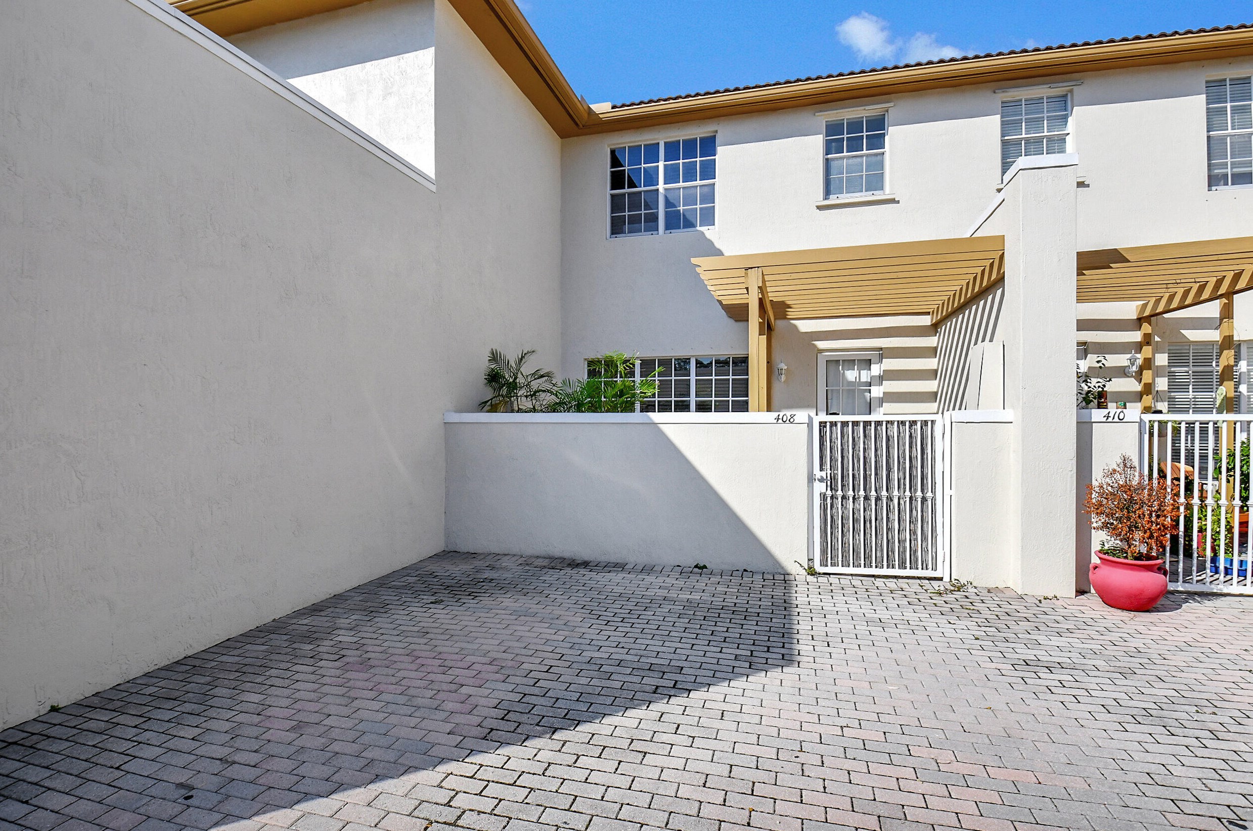 408 25th Ave, Boynton Beach, FL 33426-8790