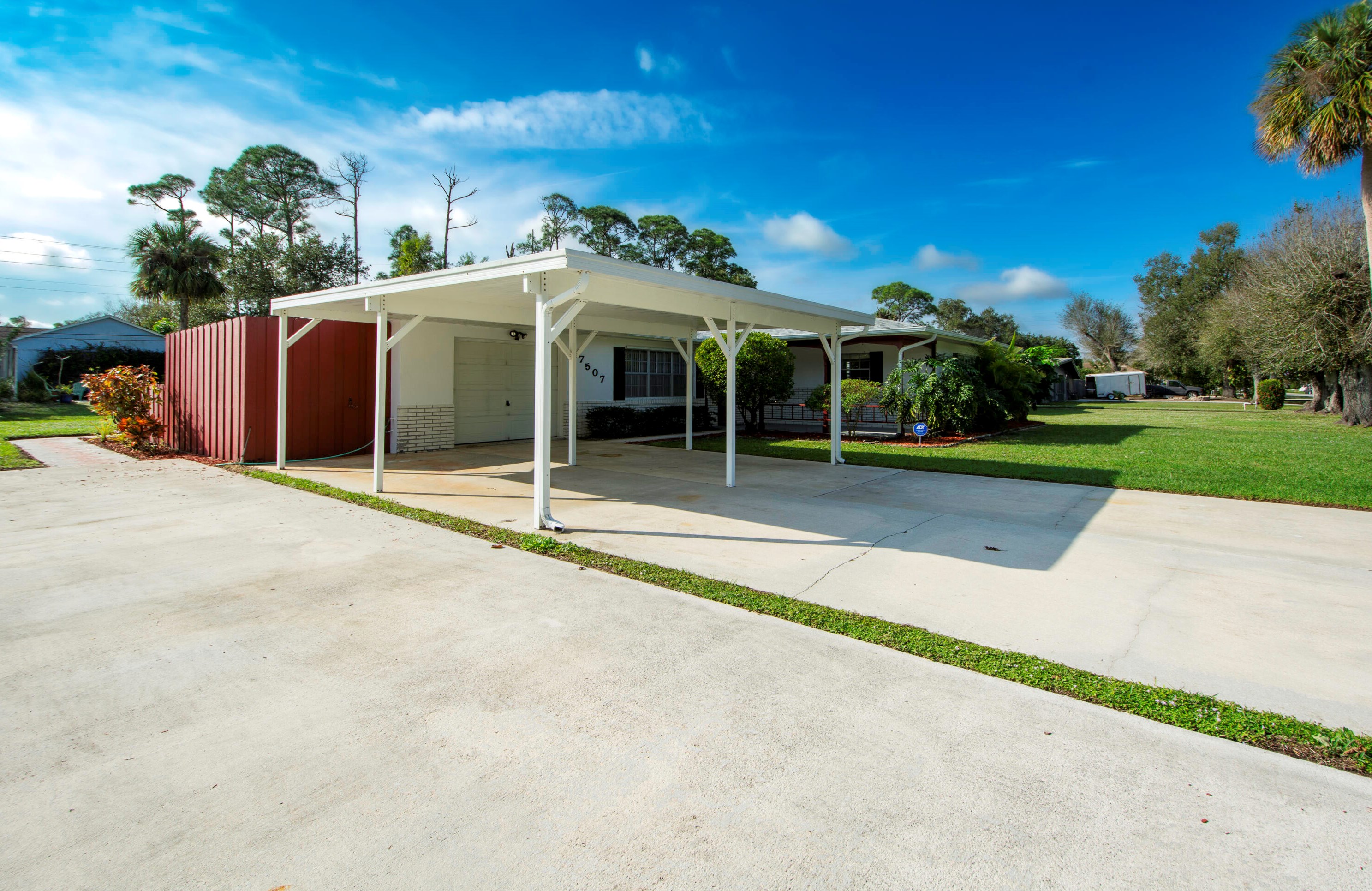 7507 James Rd, Fort Pierce, FL 34951-2179