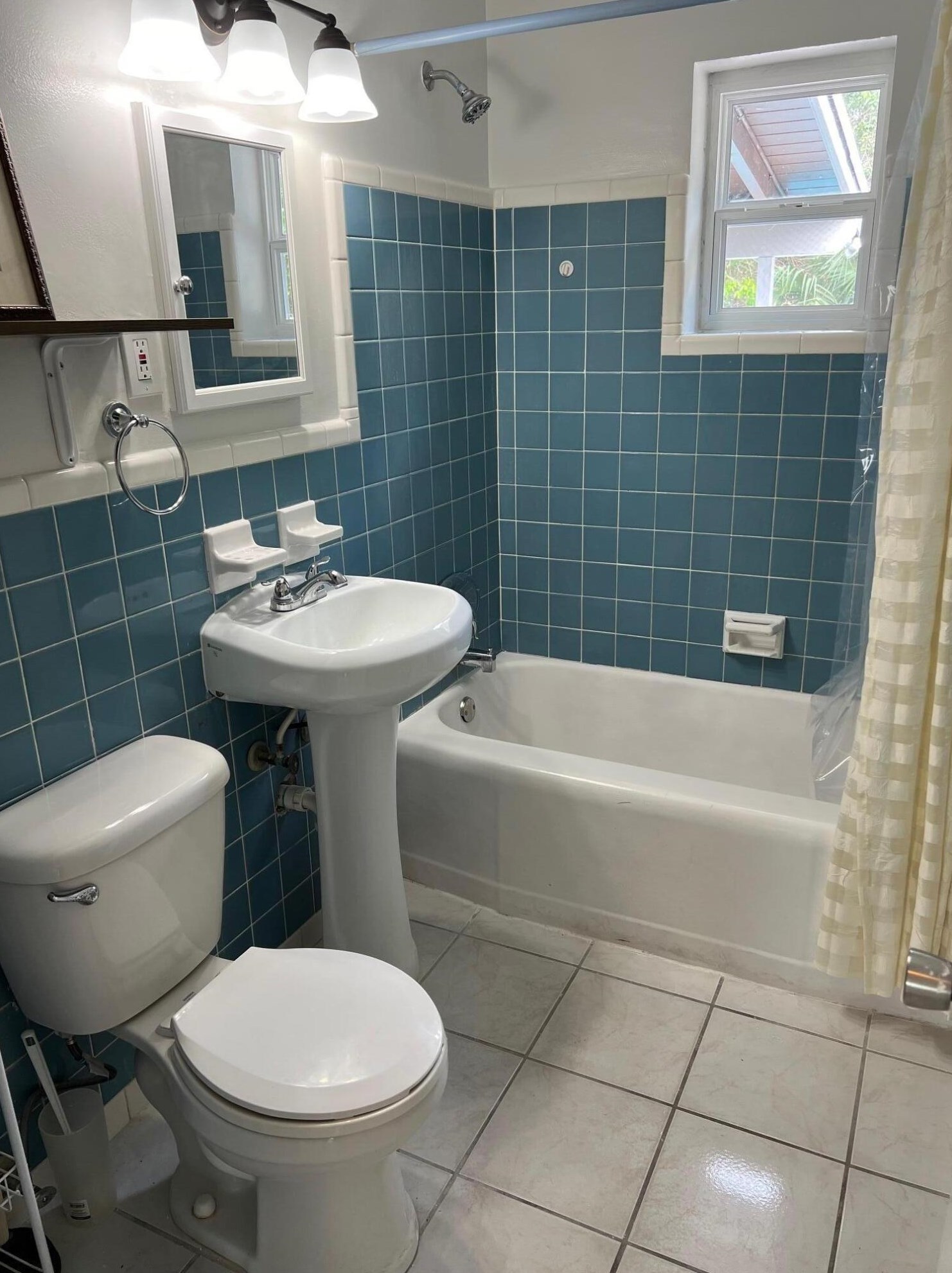 1221 Mohawk St, Jupiter FL  33458-5648 exterior