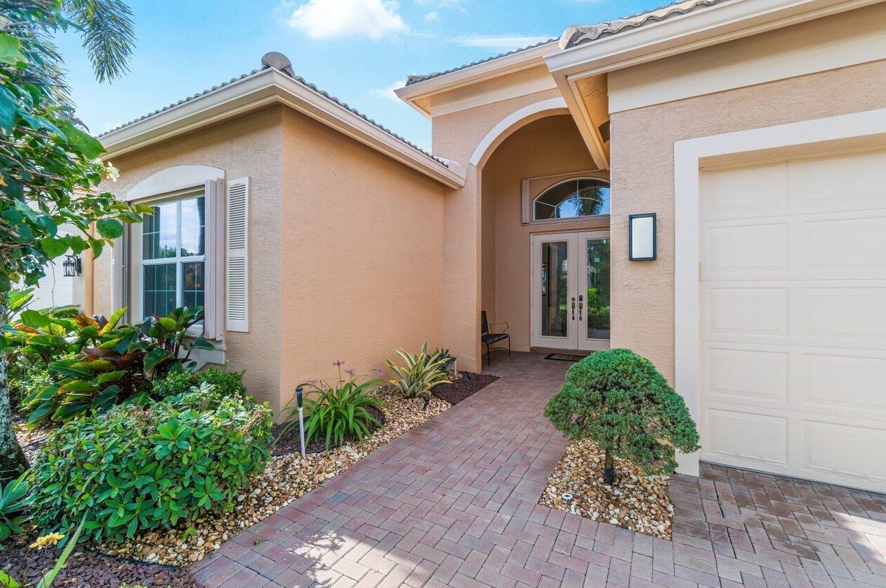 10823 Broadview Bay Pt, Boynton Beach FL  33473-4904 exterior