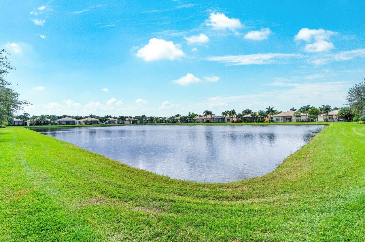 10823 Broadview Bay Pt, Boynton Beach FL  33473-4904 exterior