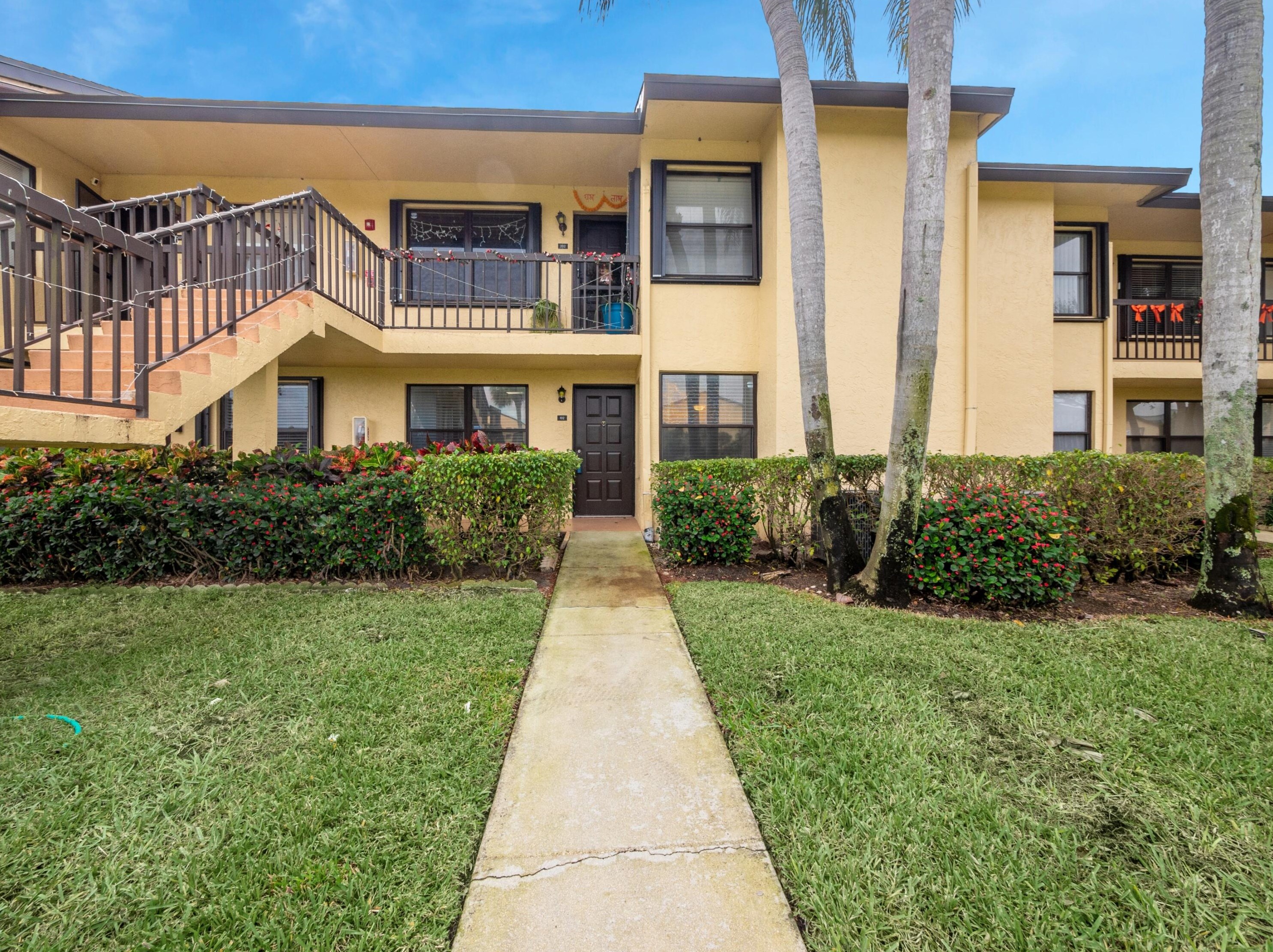 4712 Lucerne Lakes Blvd, Lake Worth, FL 33467-8879