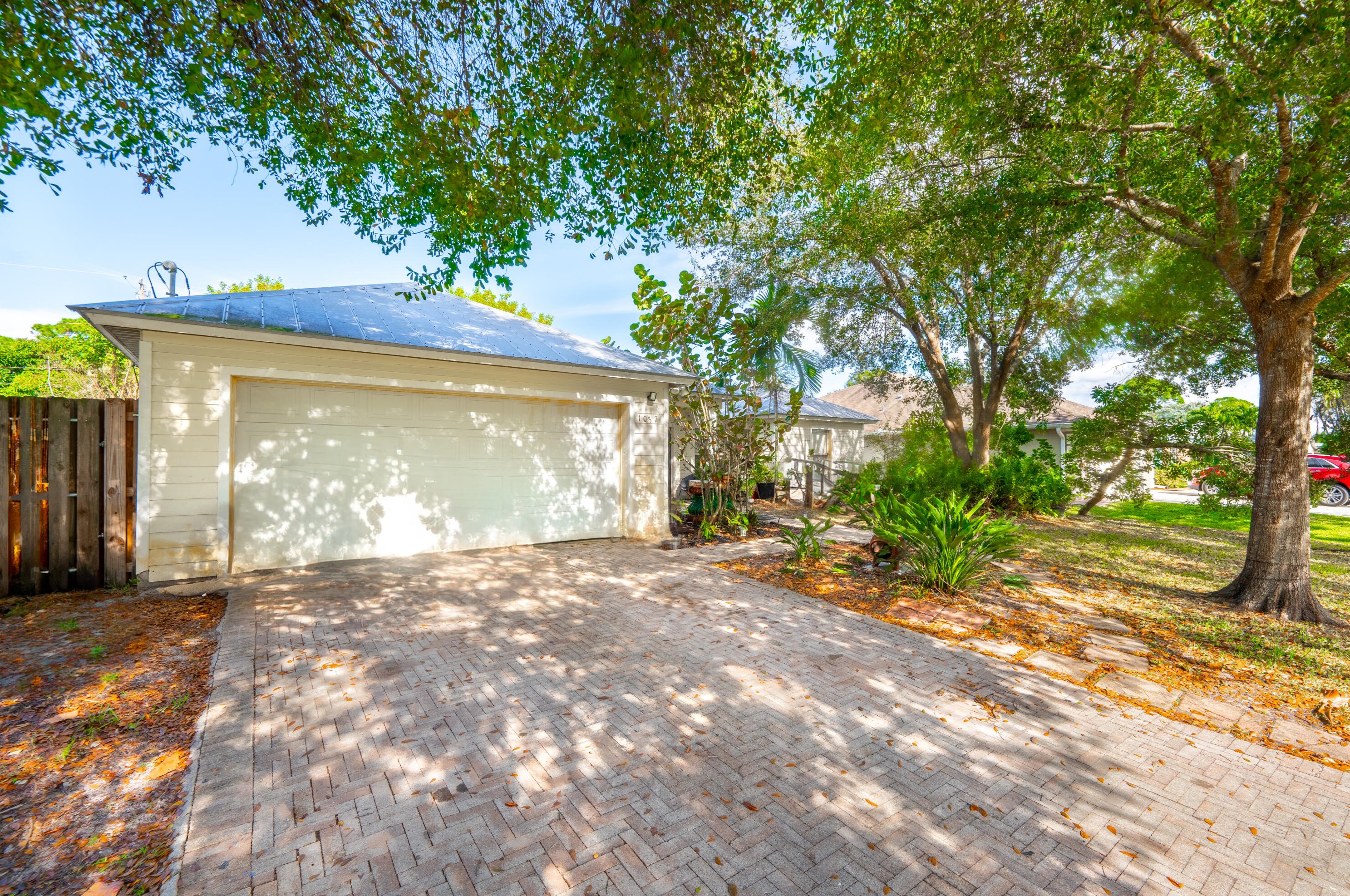 1037 Majorca Ave, Fort Pierce, FL 34953-3431