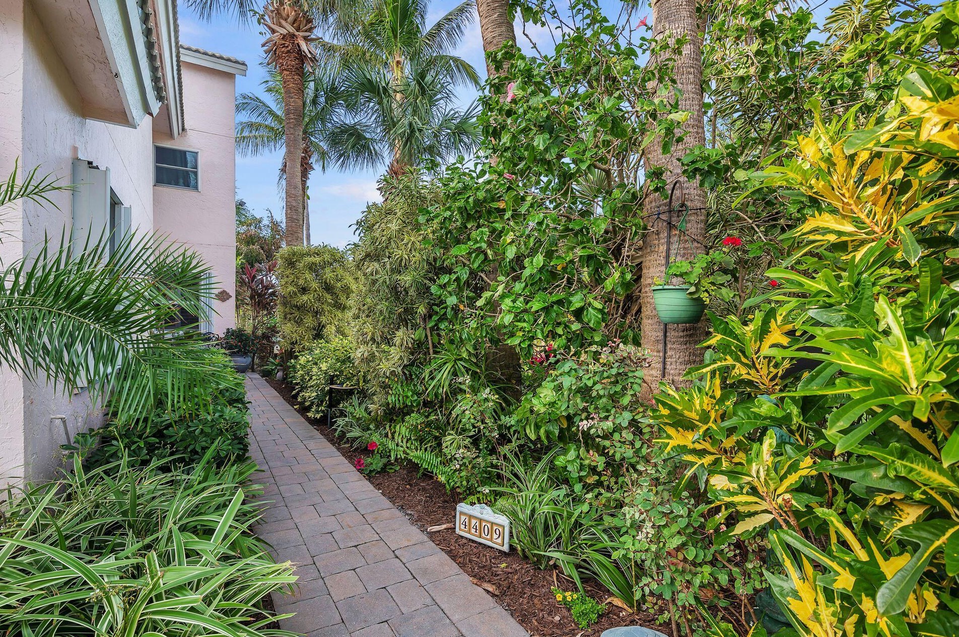 4409 Fairway Dr, Jupiter, FL 33477