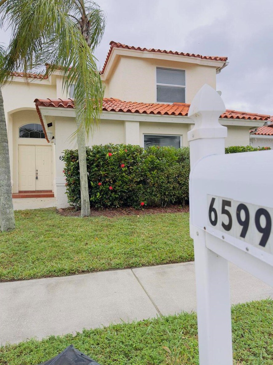 6599 Constance St, Lake Worth, FL 33467