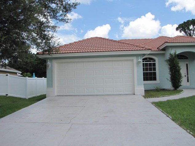 1789 Desert Ave, Fort Pierce, FL 34953-1134