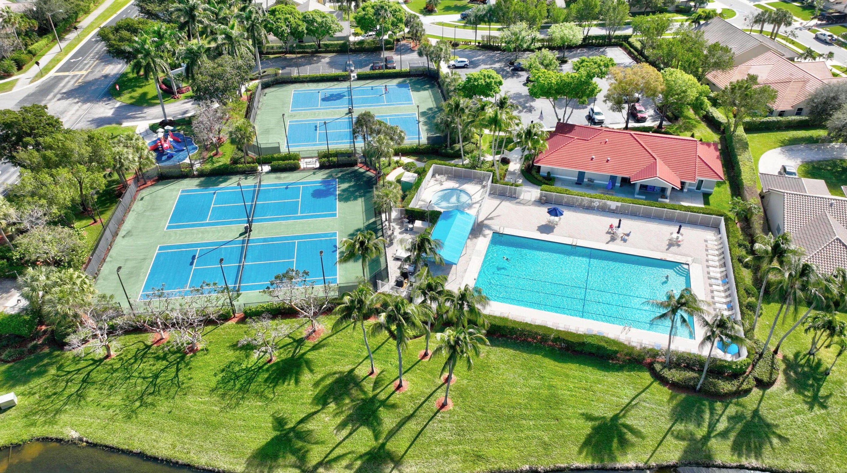 5954 Las Colinas Cir, Lake Worth FL  33463-6559 exterior