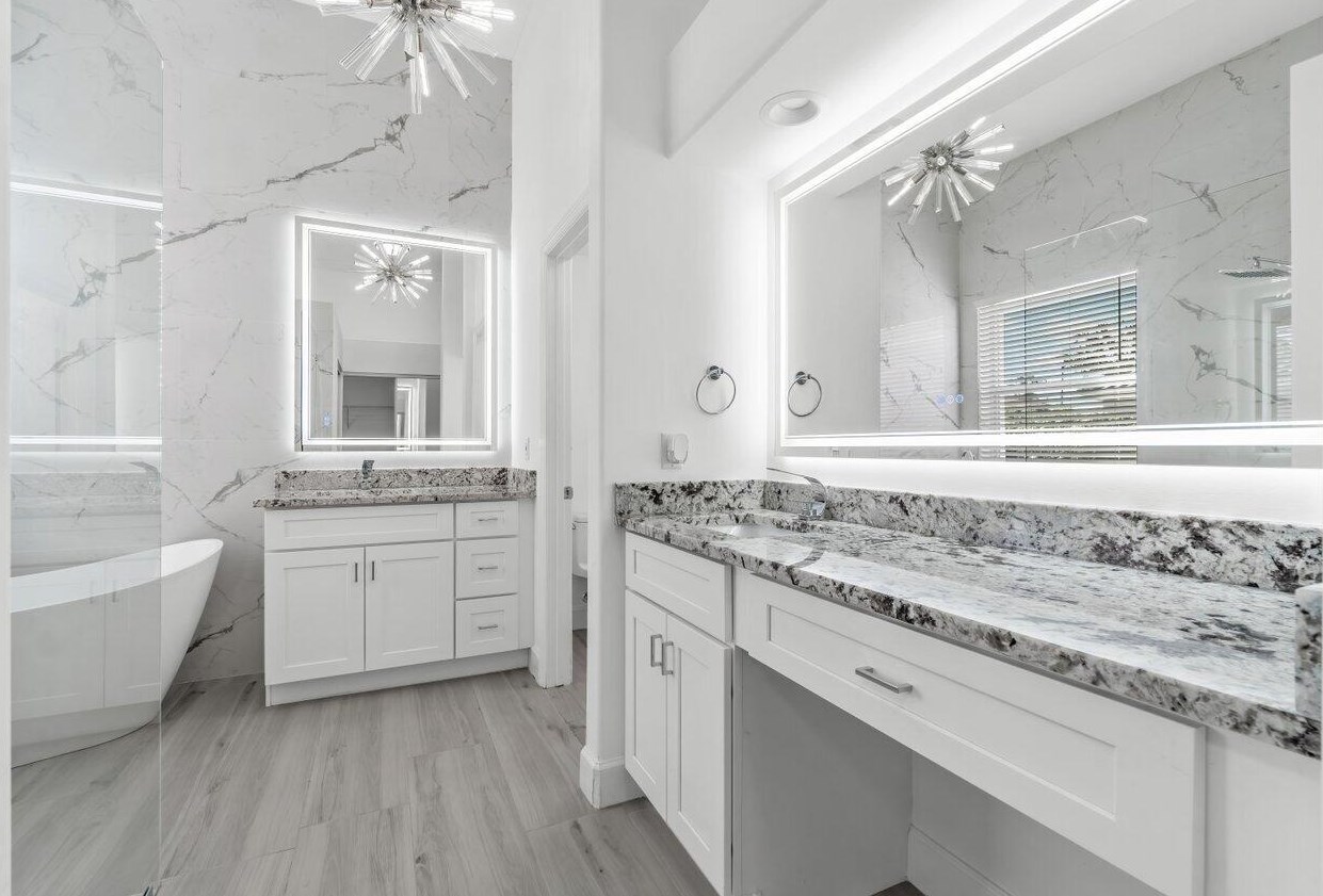 5954 Las Colinas Cir, Lake Worth FL  33463-6559 exterior