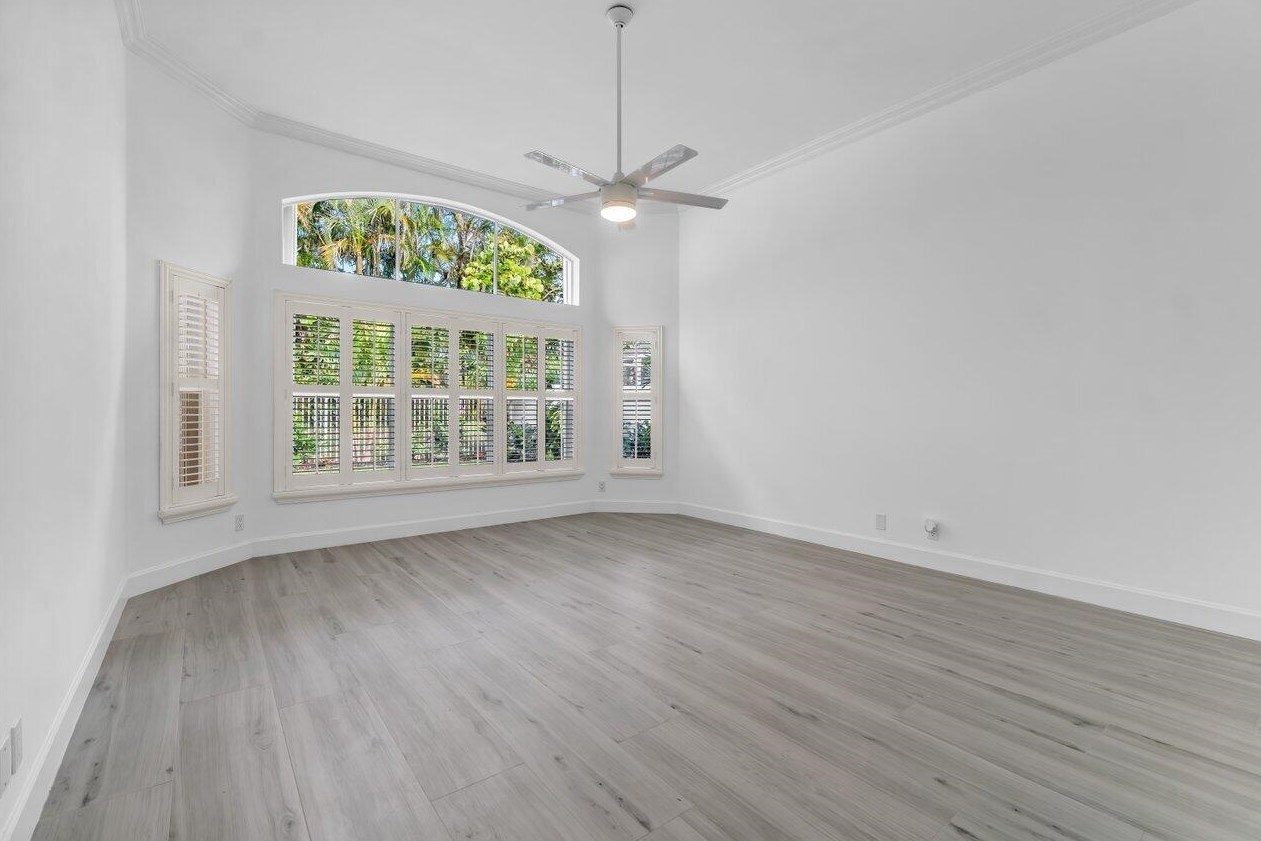 5954 Las Colinas Cir, Lake Worth FL  33463-6559 exterior