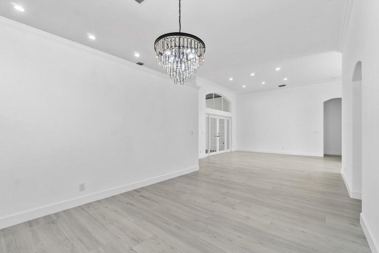 5954 Las Colinas Cir, Lake Worth FL  33463-6559 exterior