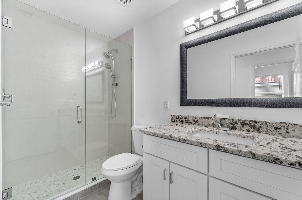 5954 Las Colinas Cir, Lake Worth FL  33463-6559 exterior