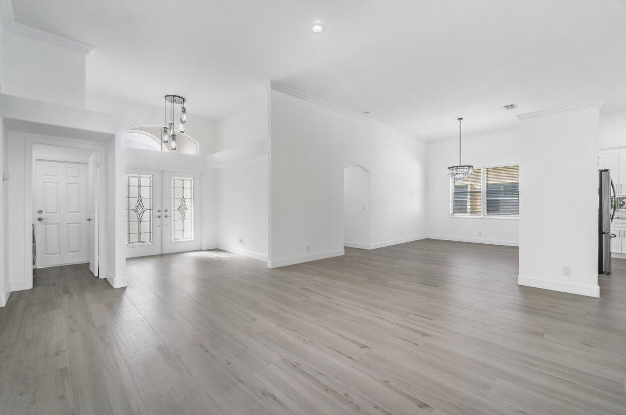 5954 Las Colinas Cir, Lake Worth FL  33463-6559 exterior