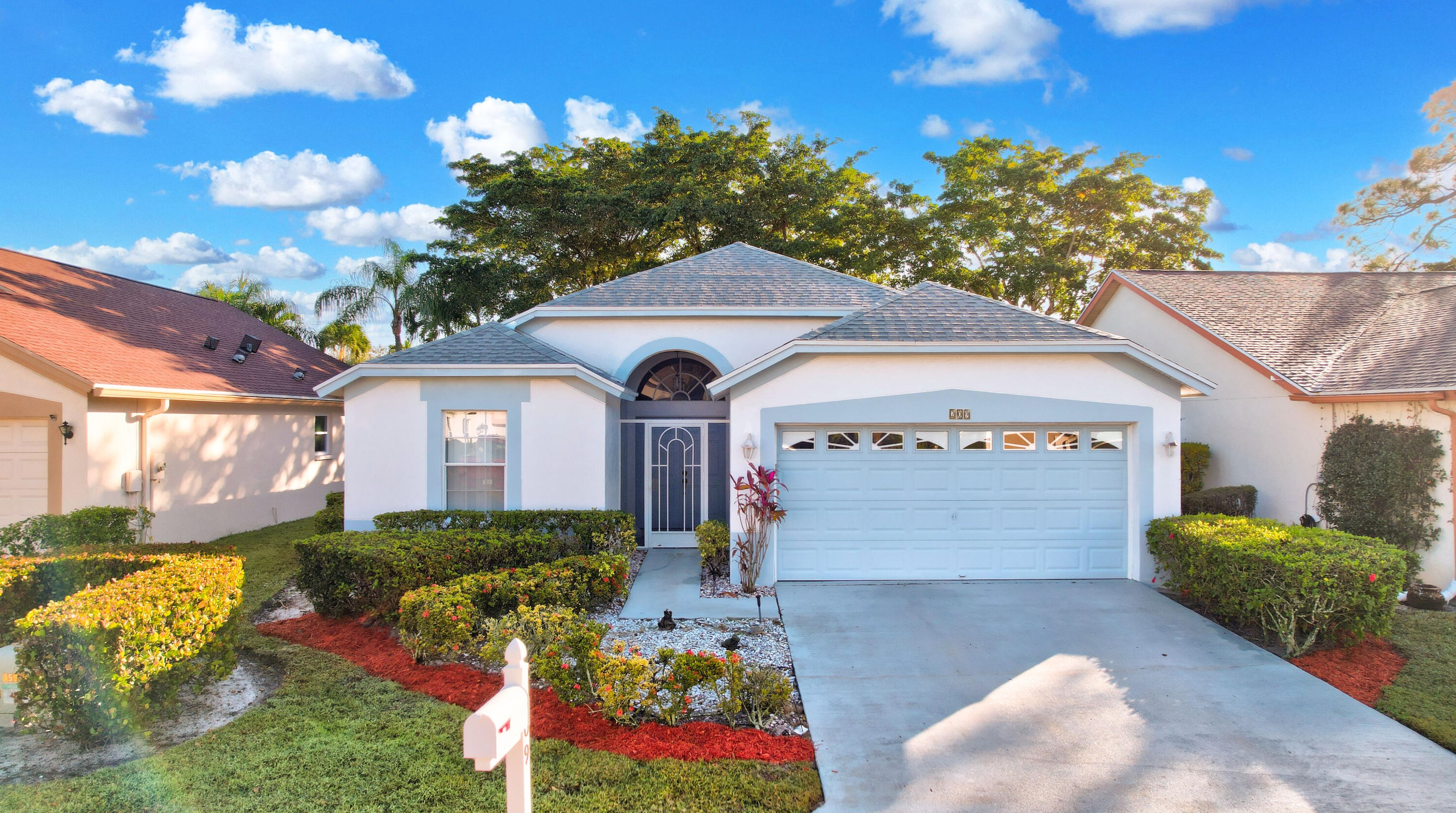 209 Trails End, West Palm Beach, FL 33413-2136