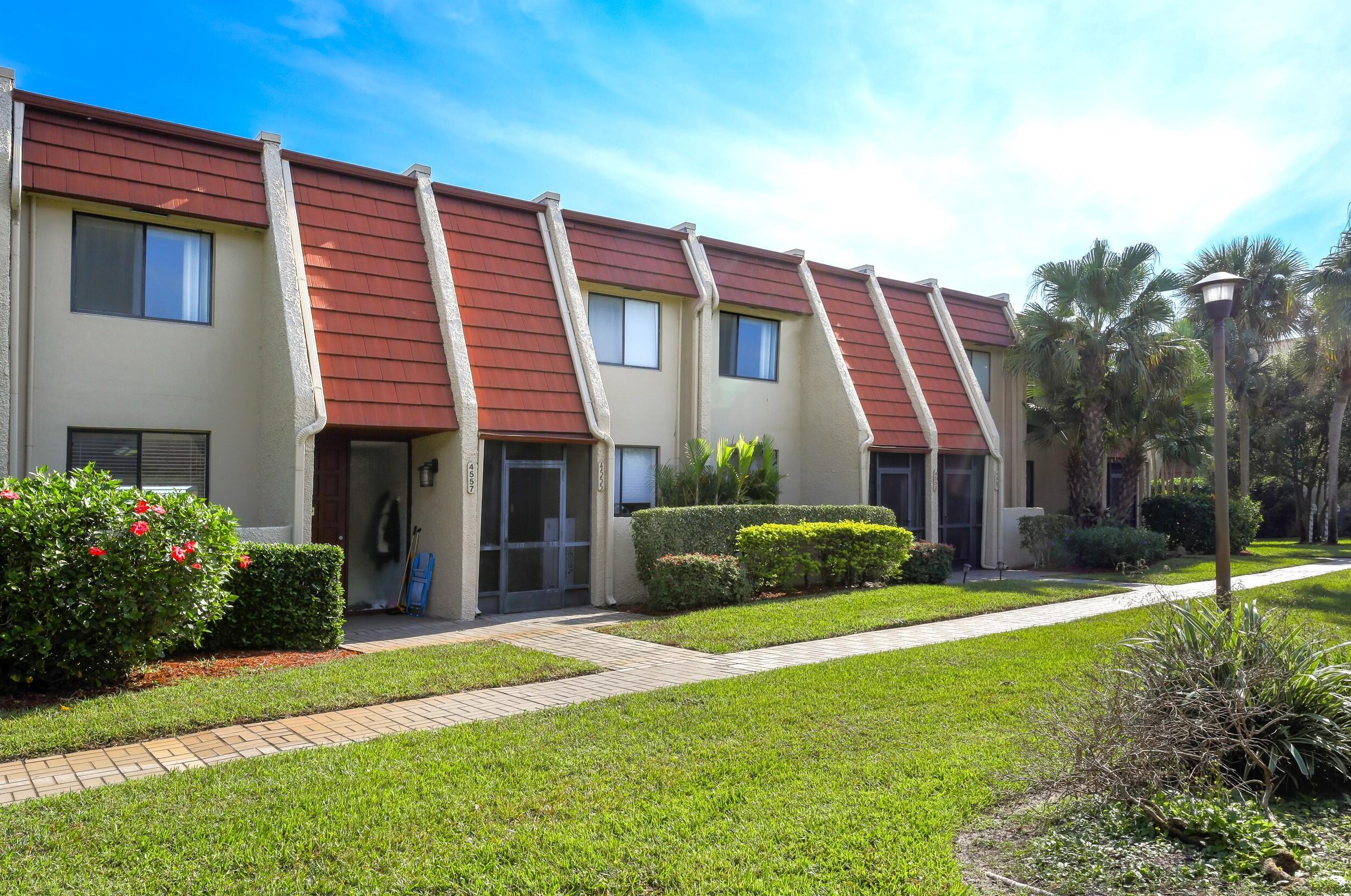4557 Luxemburg Ct, Lake Worth, FL 33467