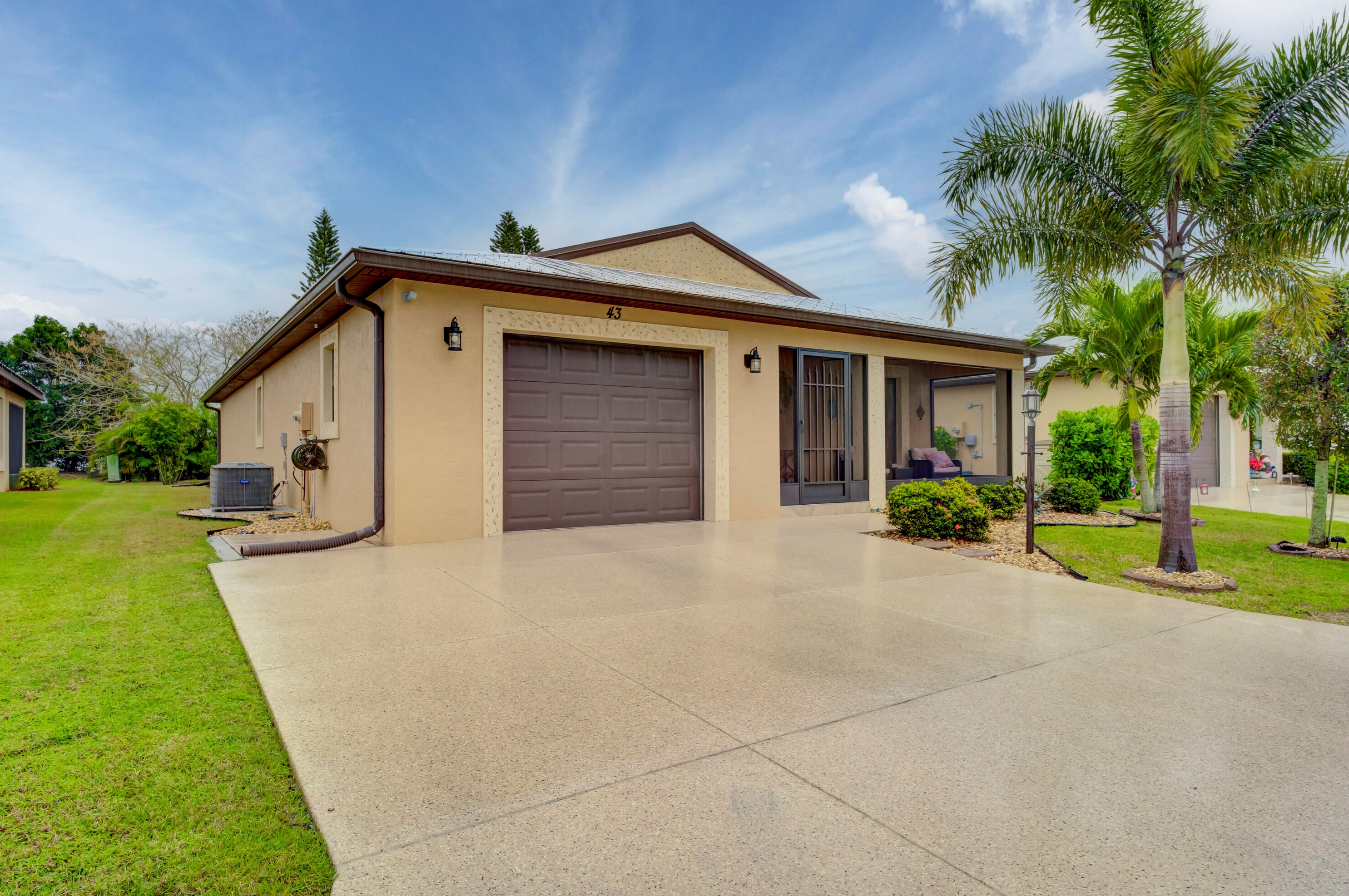 43 Grande Vista Way, Fort Pierce, FL 34952-8542