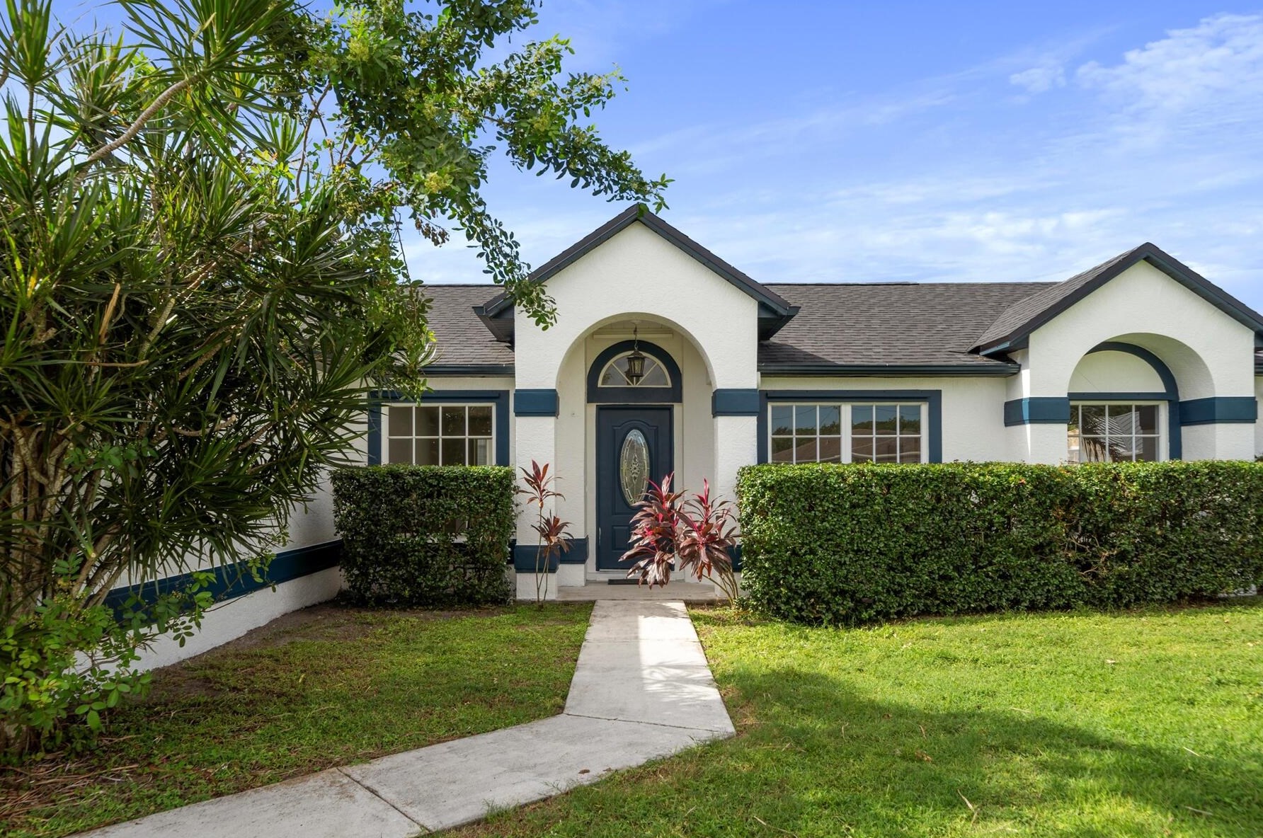 4570 Log Ct, Fort Pierce FL  34953-7547 exterior