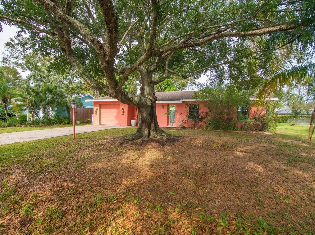7506 Donlon Rd, Fort Pierce, FL 34951-1742