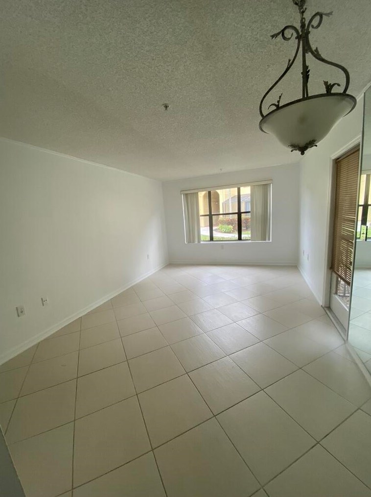 2317 N Congress Ave #18, Boynton Beach, FL 33426