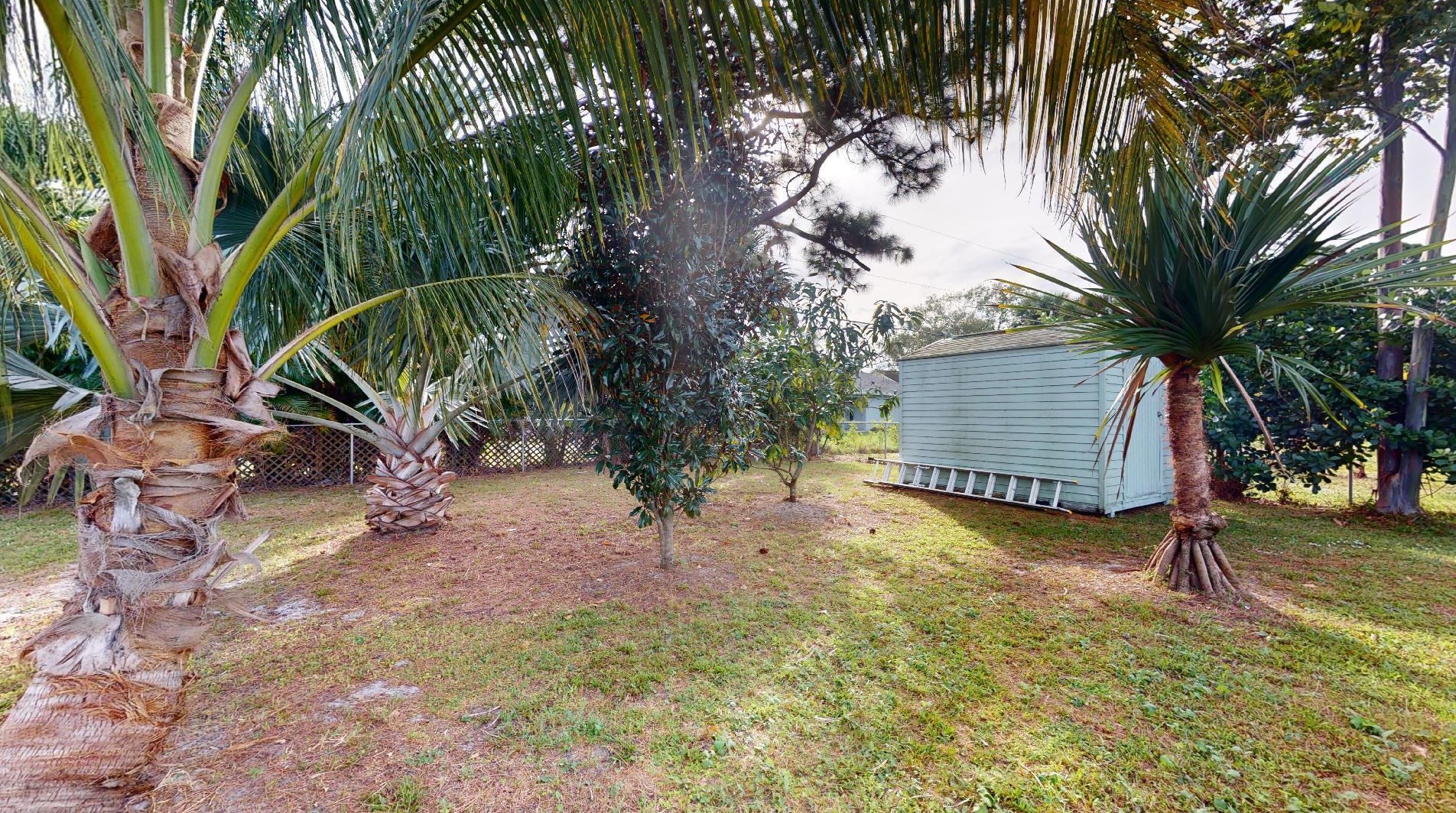 486 Archer Ave, Fort Pierce FL  34983-1076 exterior