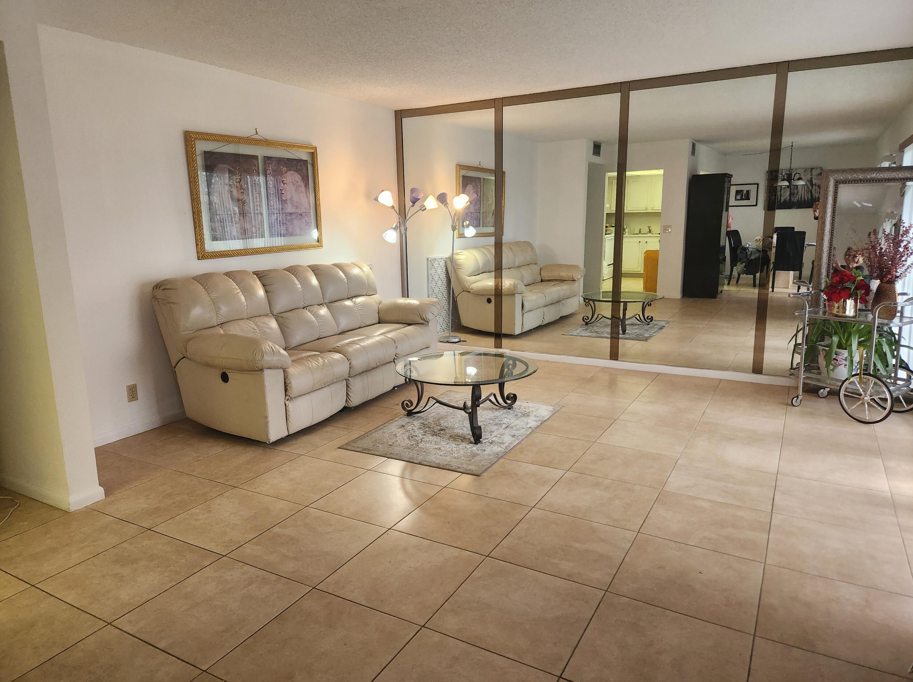 204 Fanshaw, Boca Raton FL  33434-6125 exterior