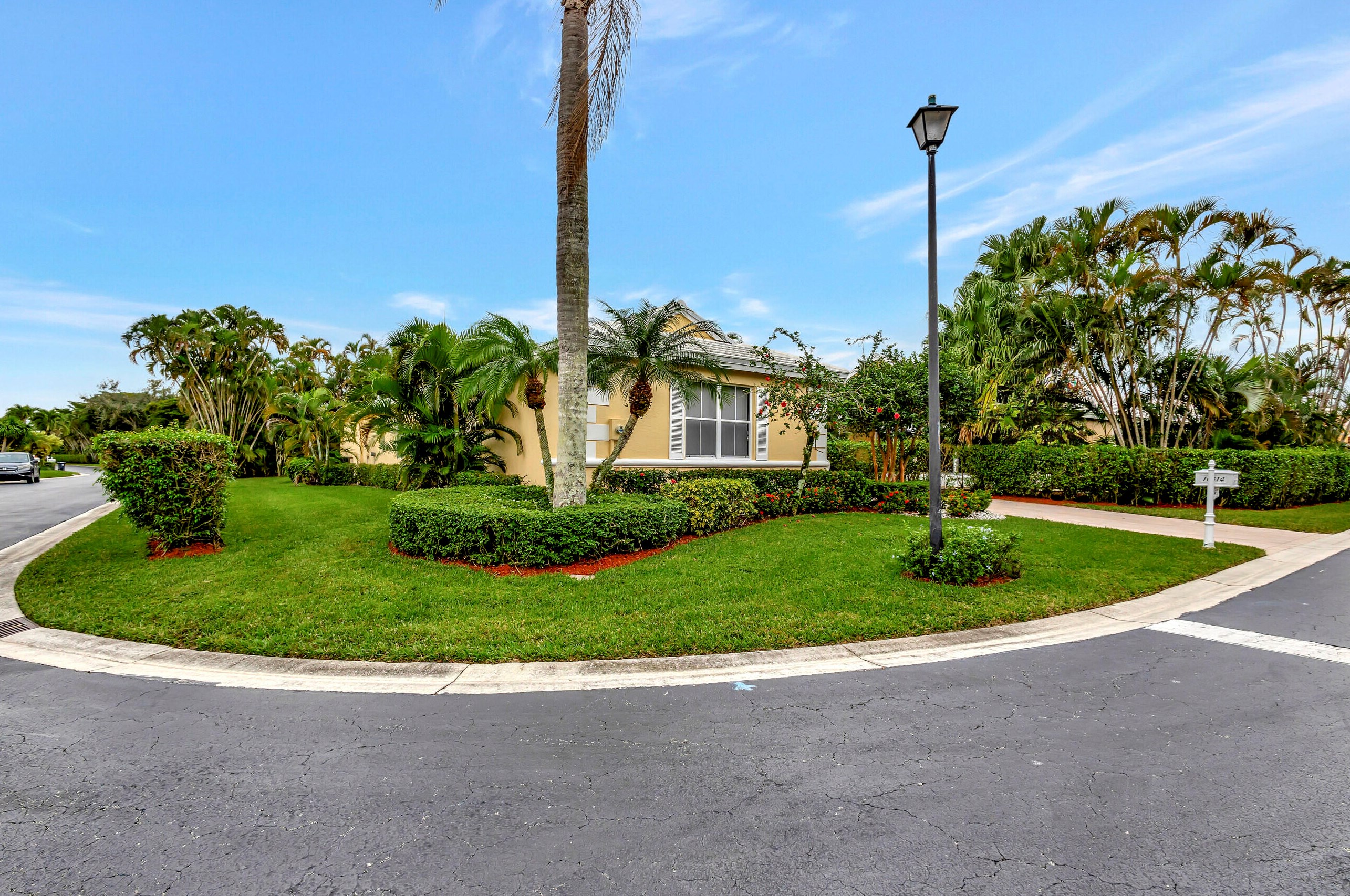 10514 Knoxwood Ct, Lake Worth, FL 33449-8619