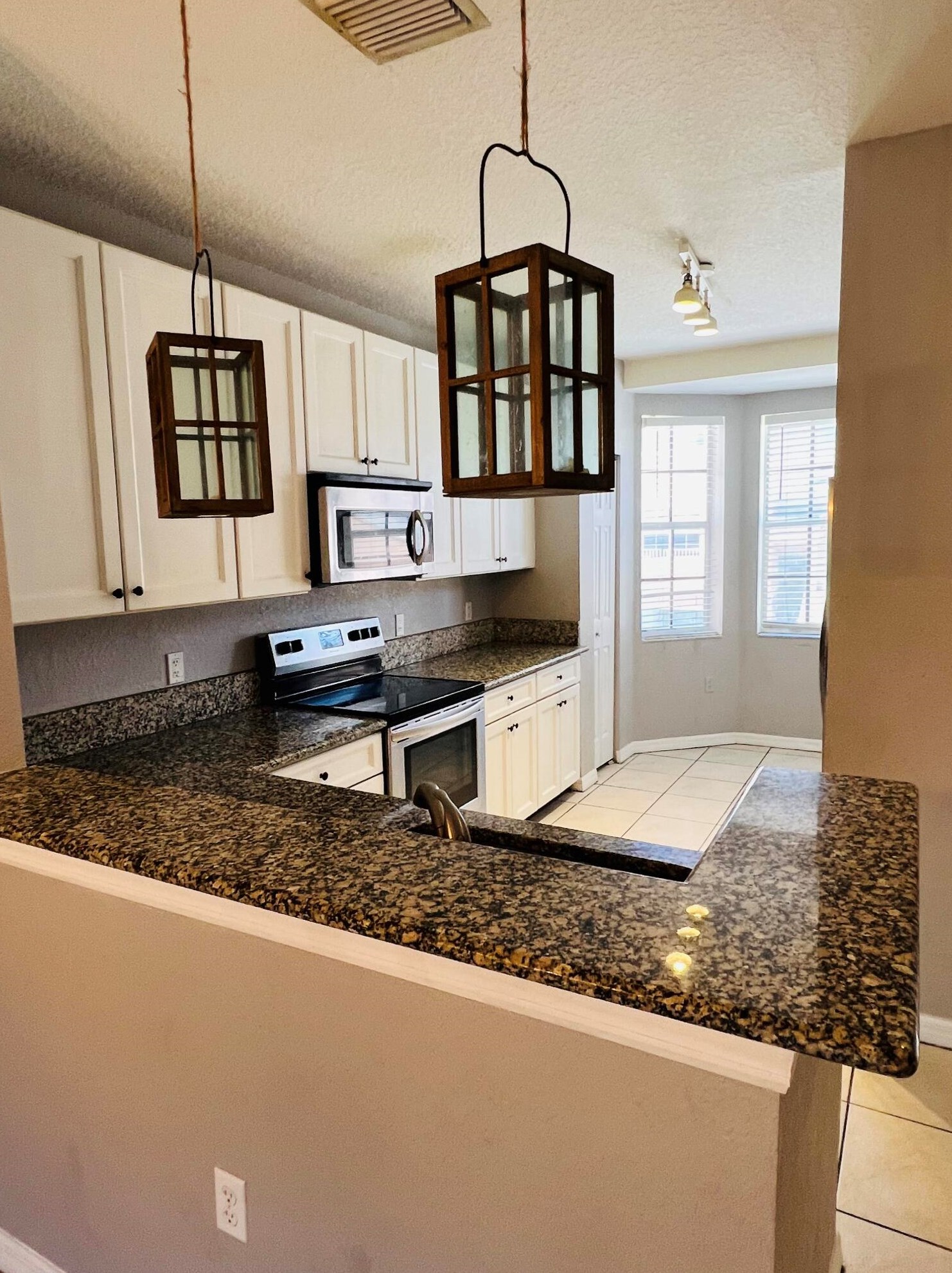 1942 5 St, Boynton Beach FL 33435-7506 exterior