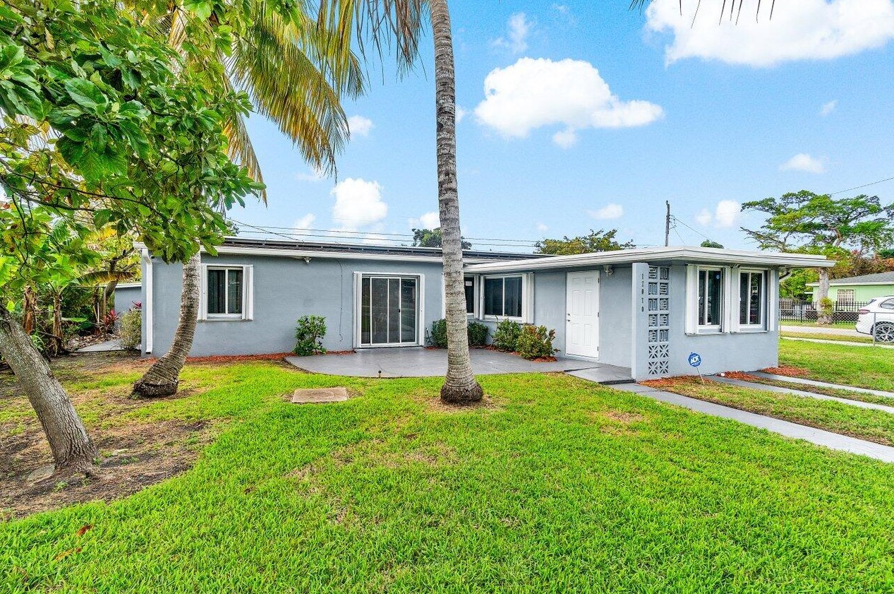 12070 Miami Ave, Miami, FL 33168-4521