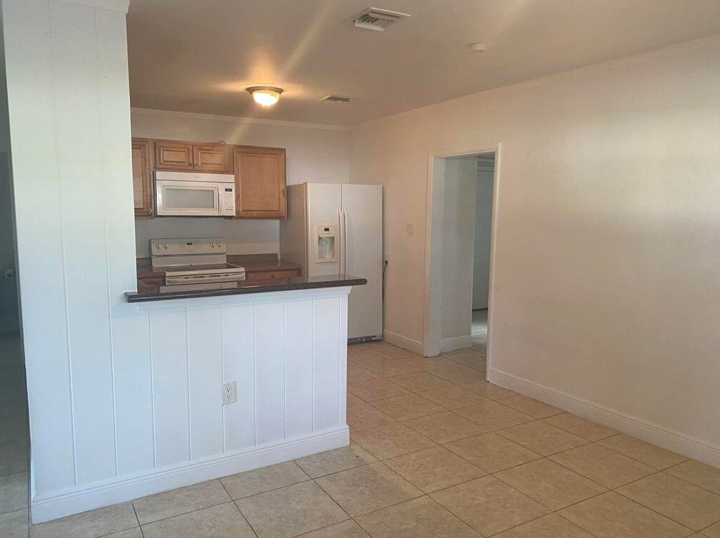 3218 Mura Dr, Fort Pierce FL  34982-6418 exterior