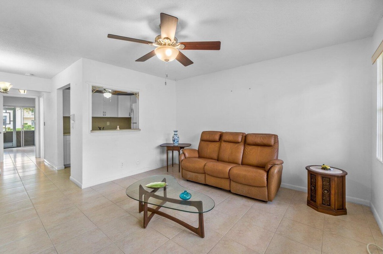 6 Coventry A, West Palm Beach, FL 33417