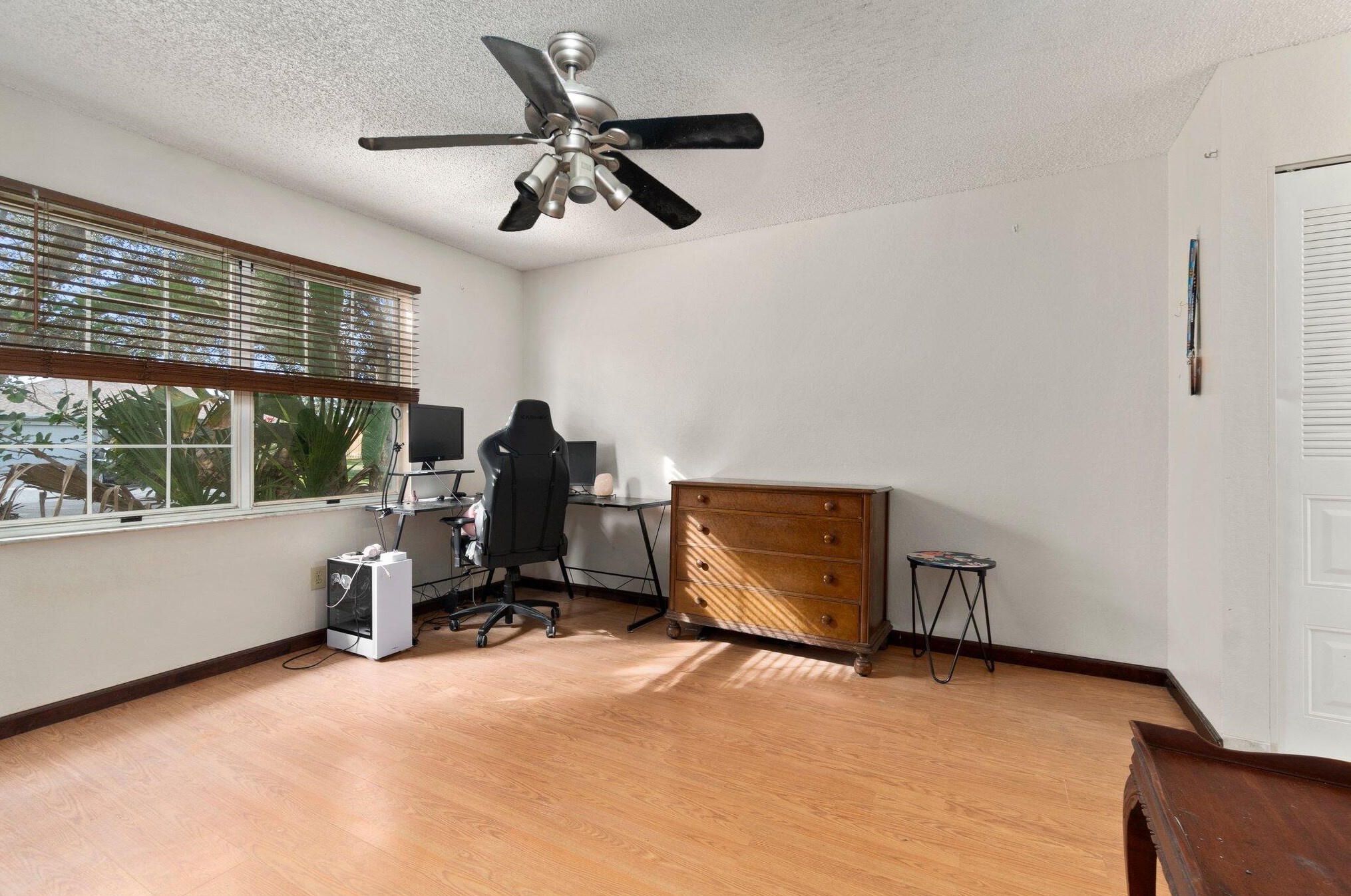 1914 Dranson Cir, Fort Pierce FL  34952-6628 exterior