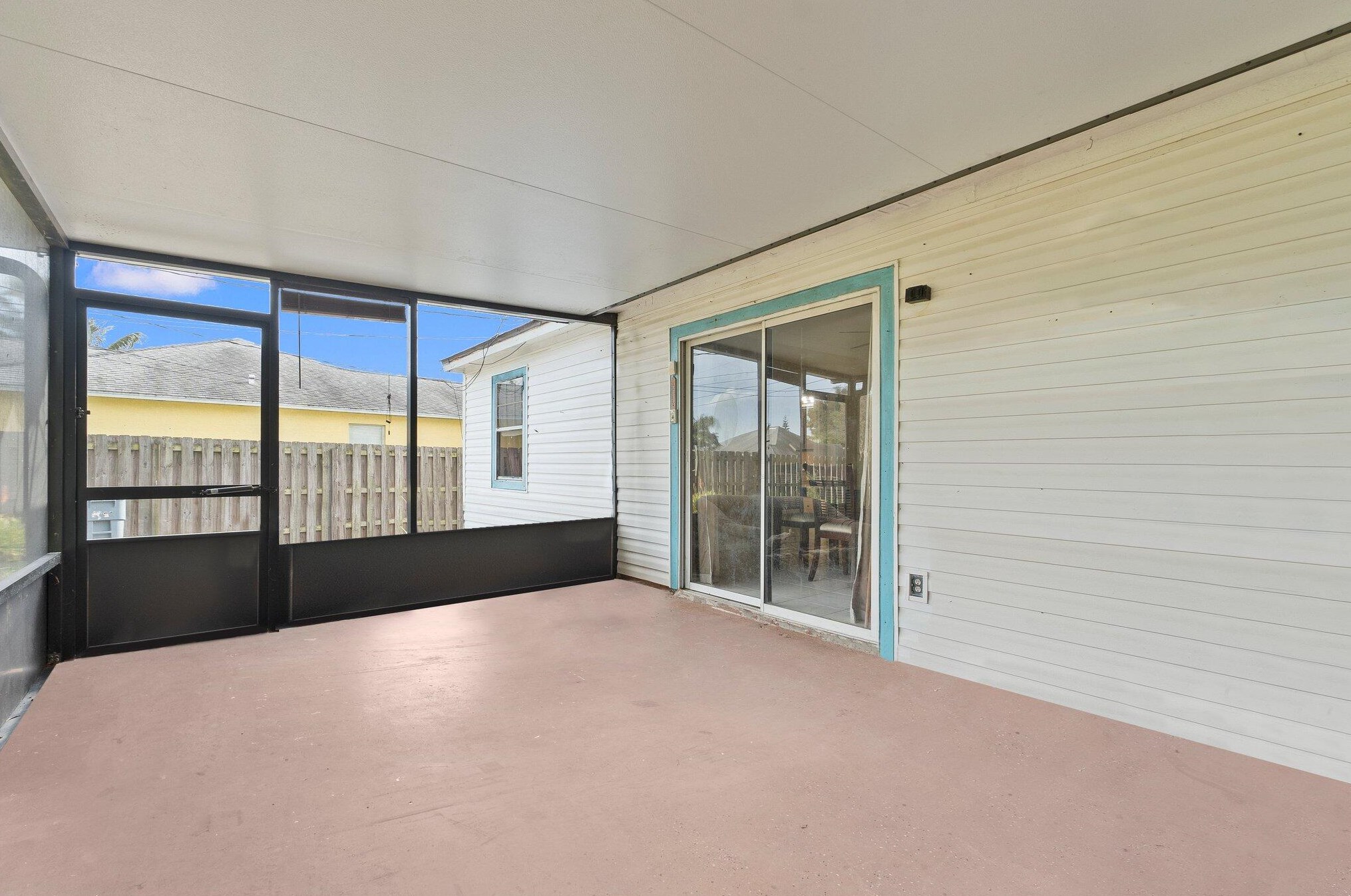 1914 Dranson Cir, Fort Pierce FL  34952-6628 exterior