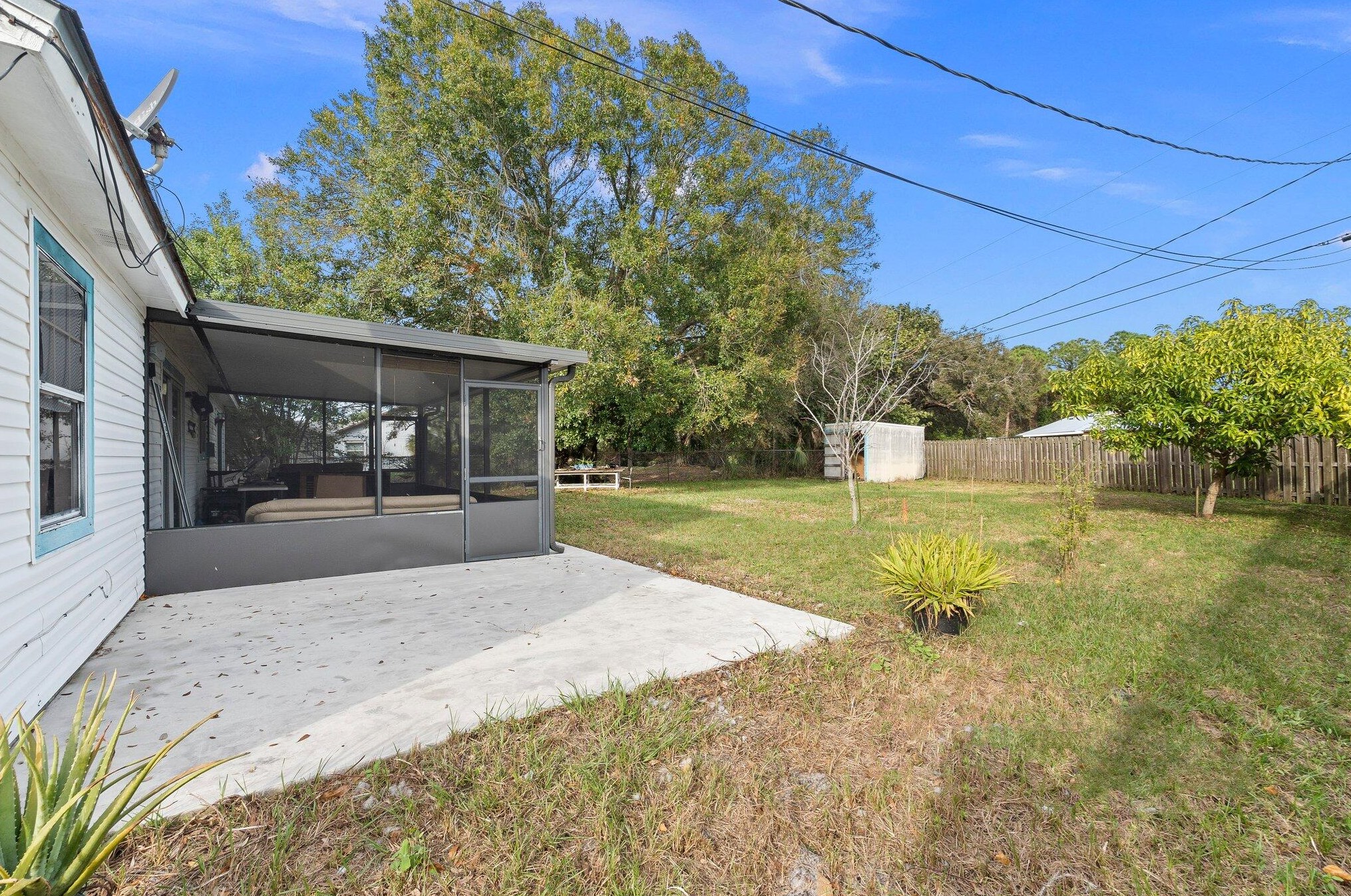 1914 Dranson Cir, Fort Pierce FL  34952-6628 exterior