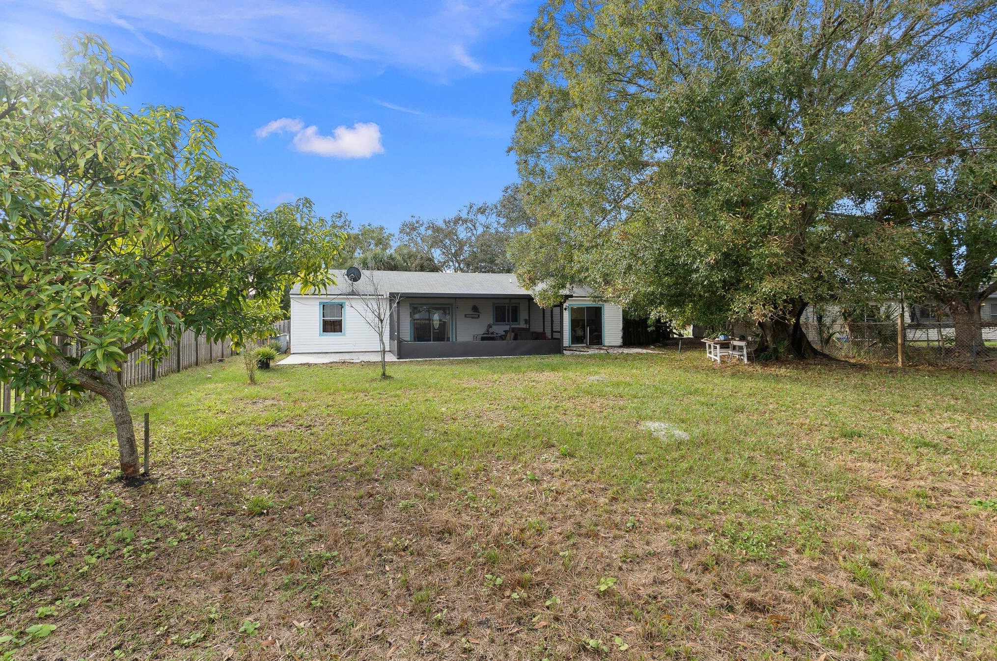 1914 Dranson Cir, Fort Pierce FL  34952-6628 exterior