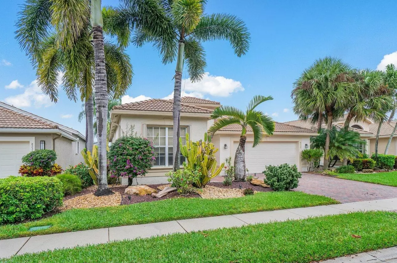 8225 Sandpiper Glen Dr, Lake Worth, FL 33467-6947